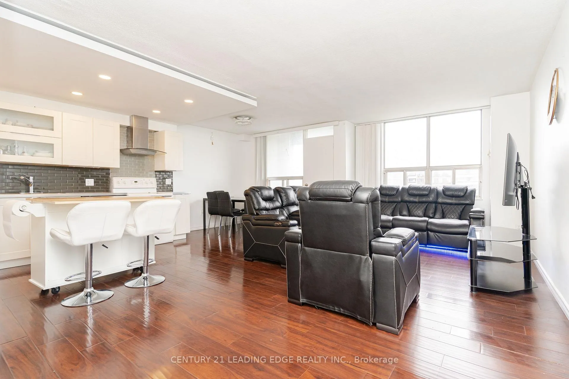 Photo 13 of Unit PH04, 10 Edgecliff Golfway, Toronto, Flemingdon Park — HOMEH
