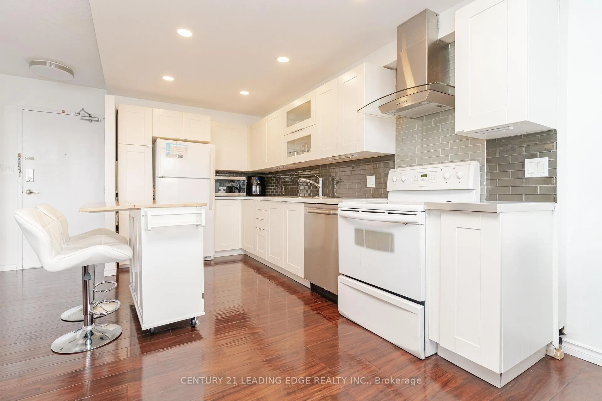 Photo 17 of Unit PH04, 10 Edgecliff Golfway, Toronto, Flemingdon Park — HOMEH