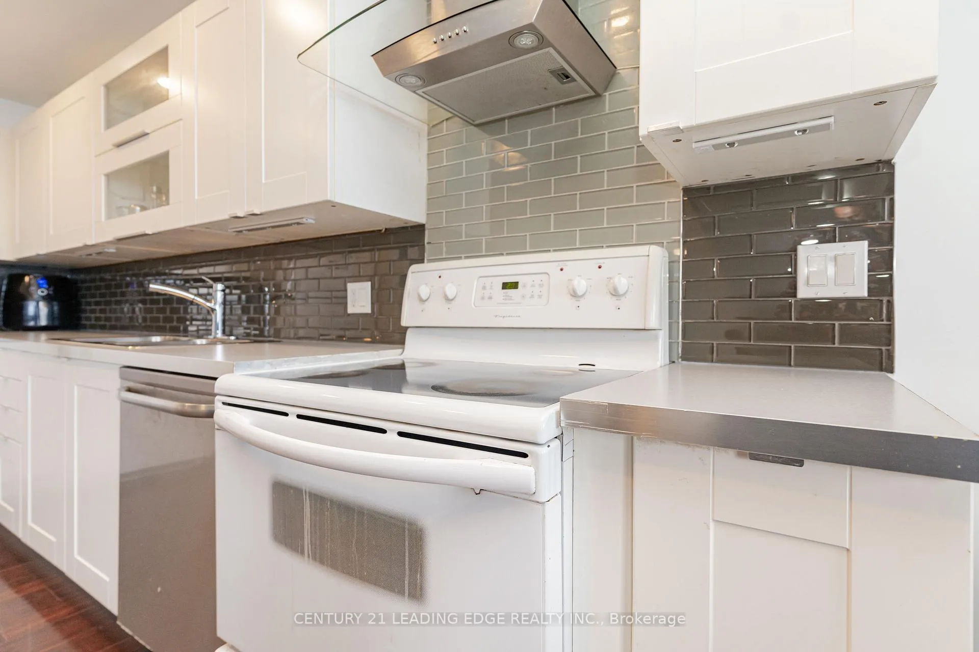 Photo 19 of Unit PH04, 10 Edgecliff Golfway, Toronto, Flemingdon Park — HOMEH