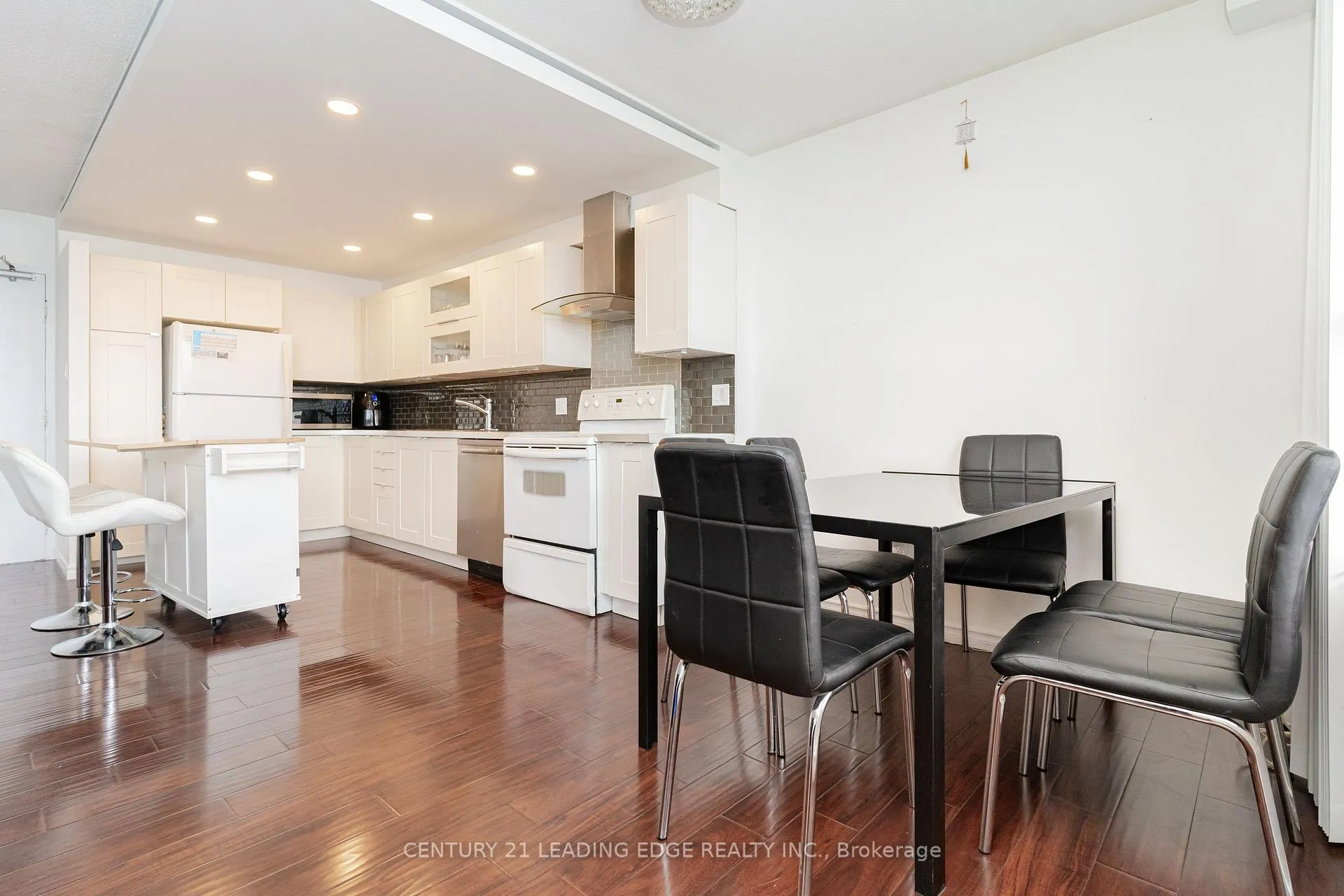 Photo 23 of Unit PH04, 10 Edgecliff Golfway, Toronto, Flemingdon Park — HOMEH