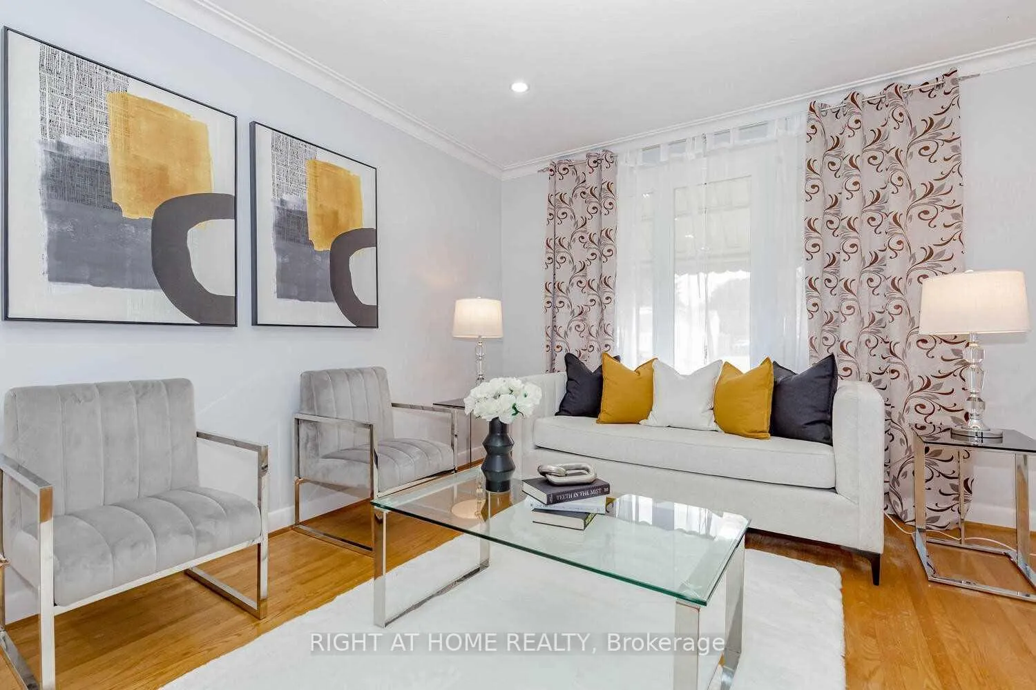 Photo 3 of 1205 Kipling Avenue, Etobicoke, Princess-Rosethorn — HOMEH