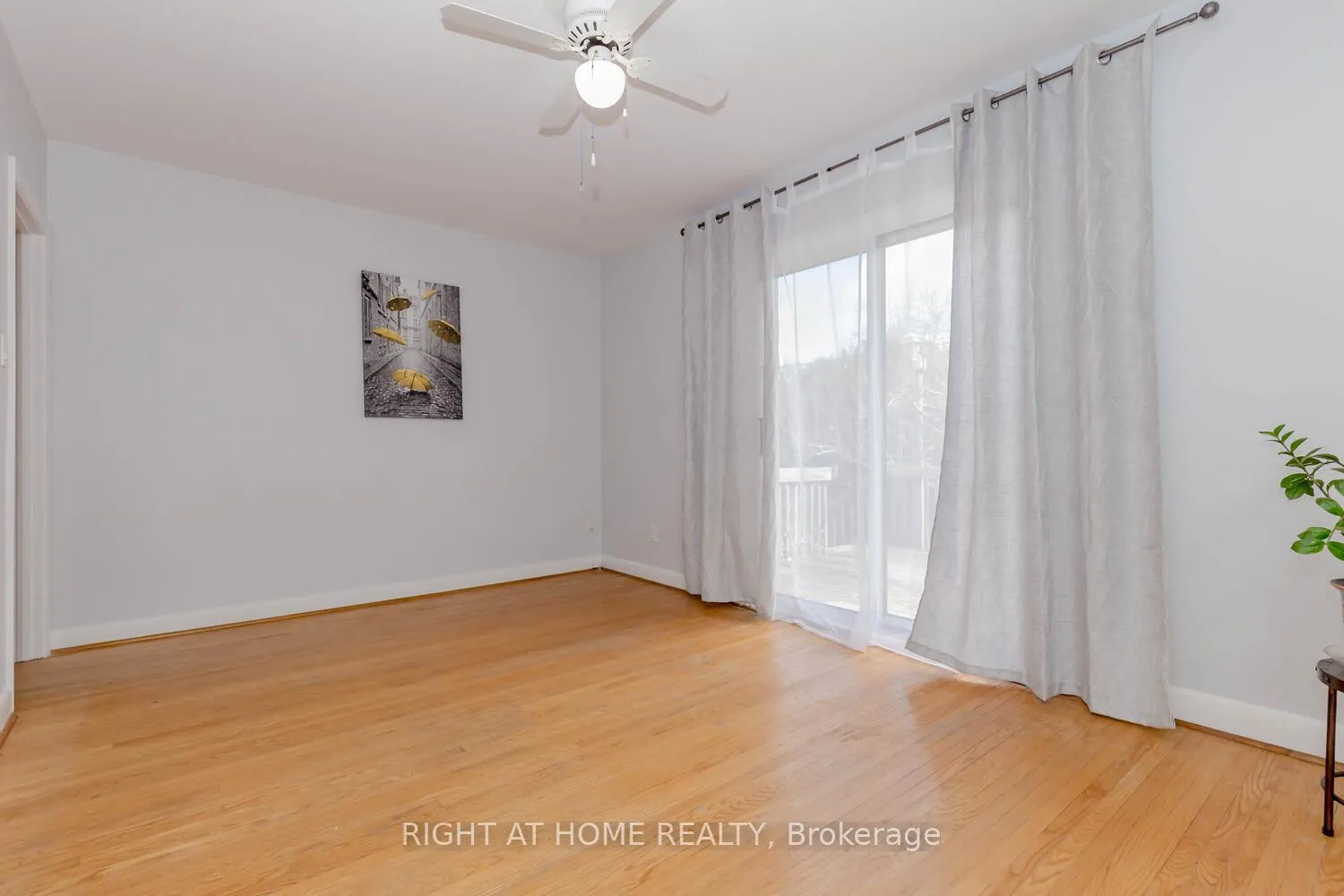 Photo 7 of 1205 Kipling Avenue, Etobicoke, Princess-Rosethorn — HOMEH