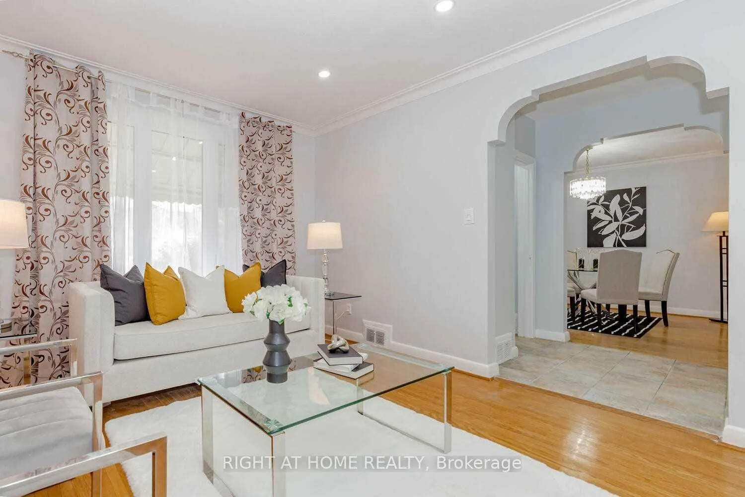 Photo 9 of 1205 Kipling Avenue, Etobicoke, Princess-Rosethorn — HOMEH