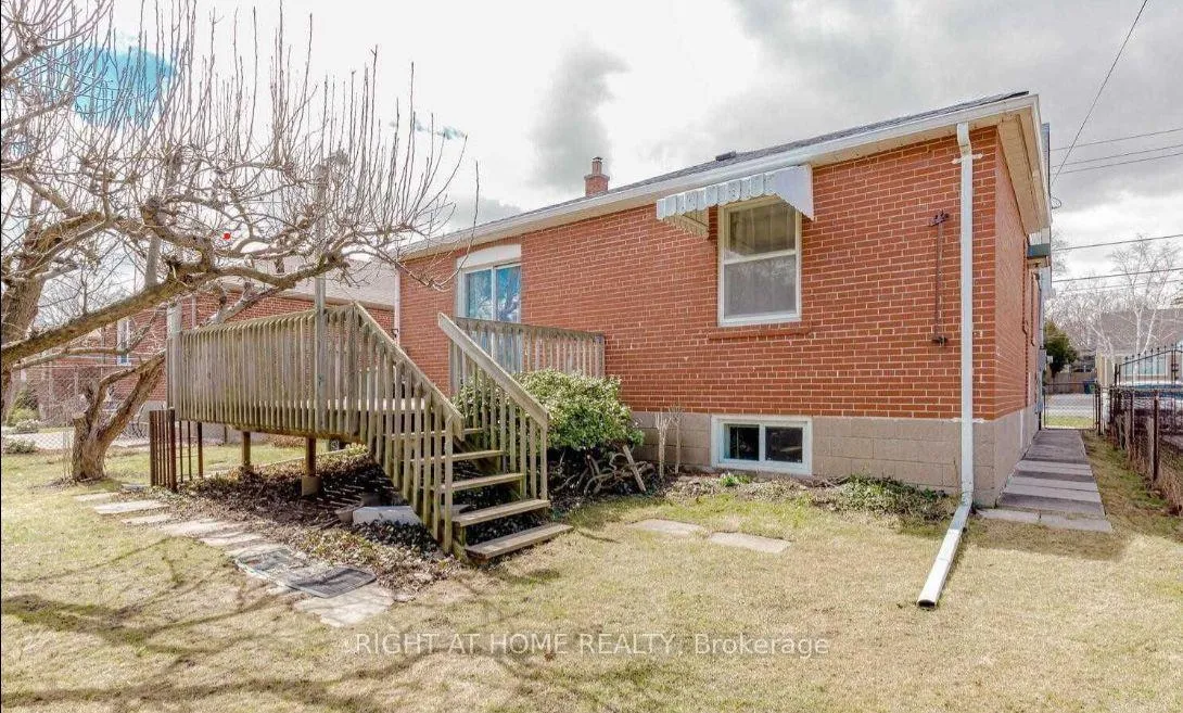 Photo 18 of 1205 Kipling Avenue, Etobicoke, Princess-Rosethorn — HOMEH