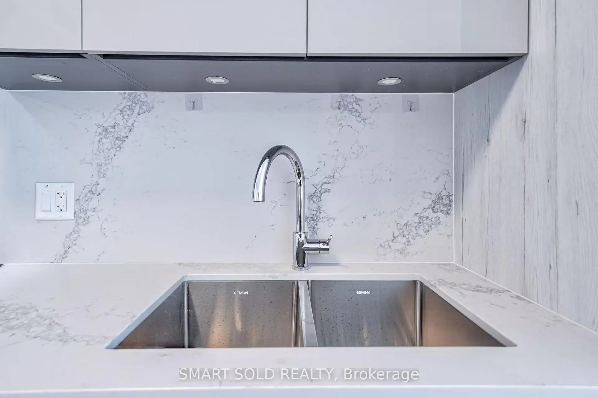 Photo 13 of Unit C 2701, 8 Water Walk Drive, Markham, Unionville — HOMEH
