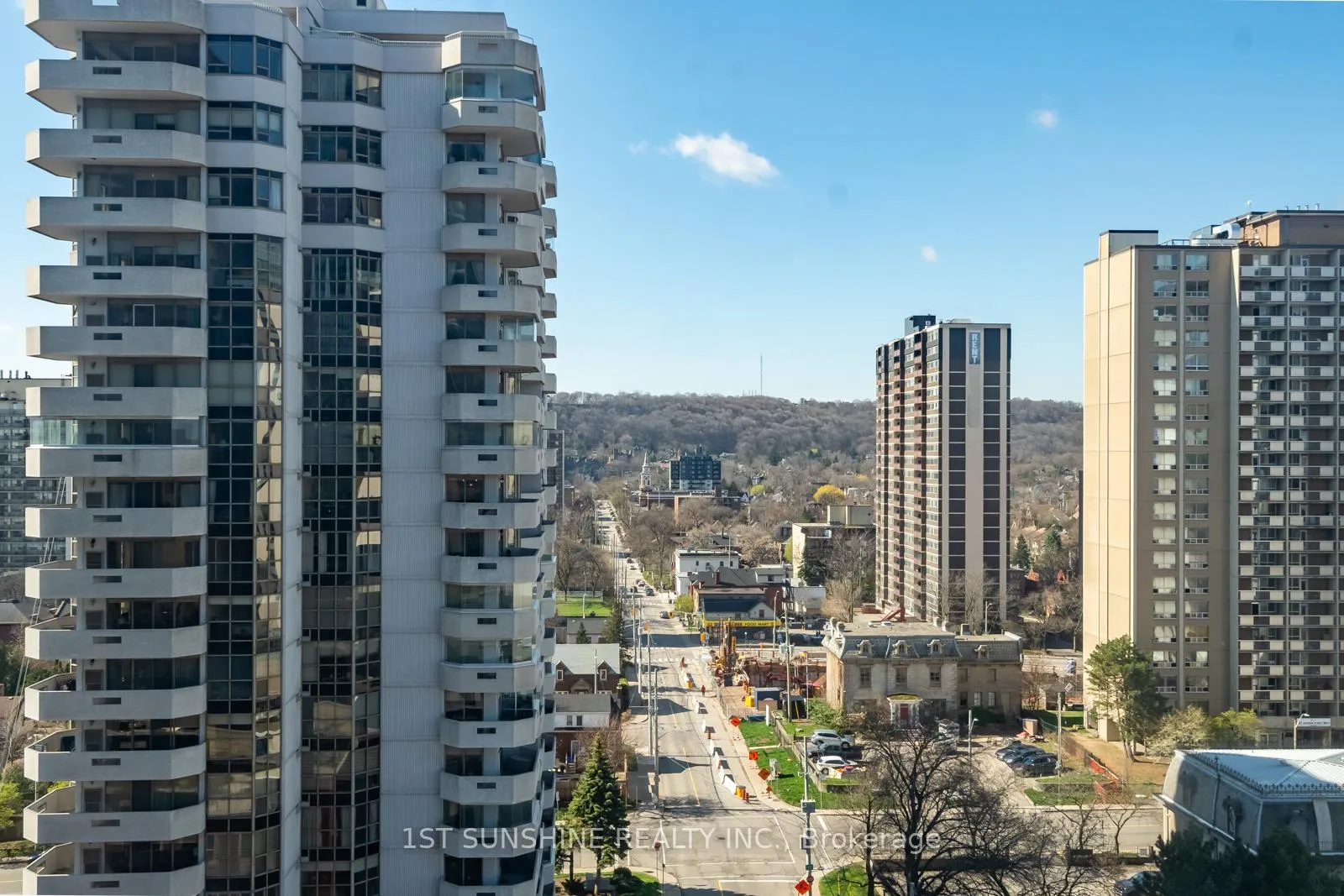 Photo 4 of Unit PH3, 150 Main Street W, Hamilton, Central — HOMEH