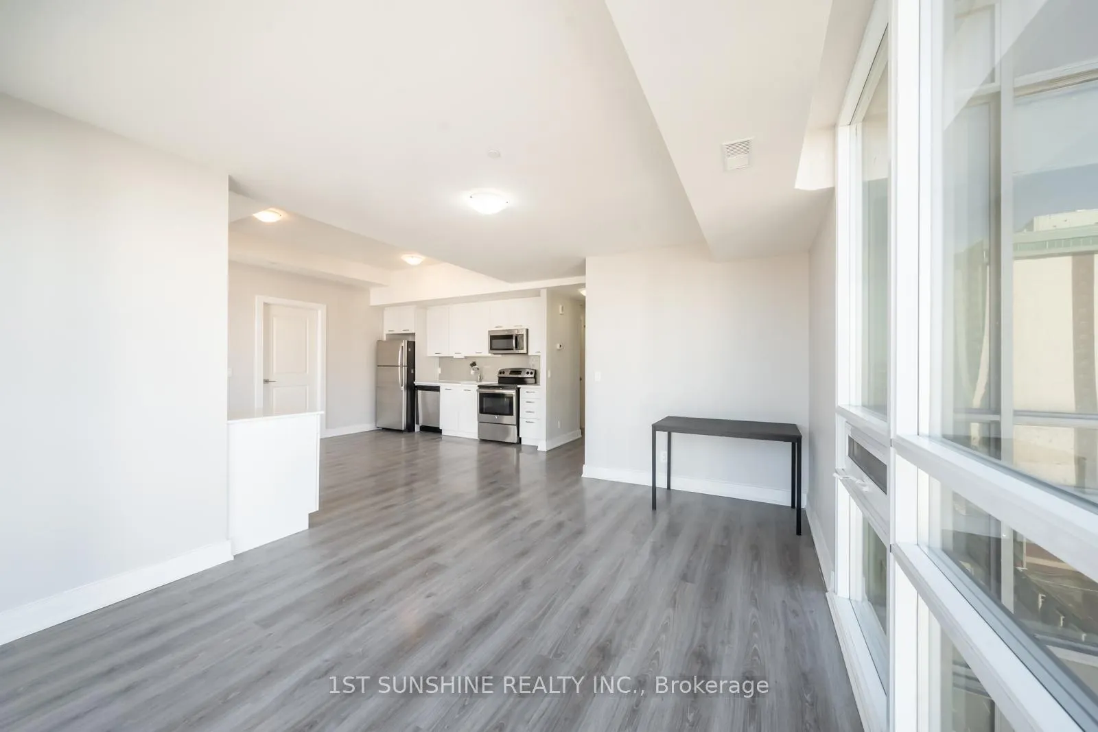 Photo 14 of Unit PH3, 150 Main Street W, Hamilton, Central — HOMEH