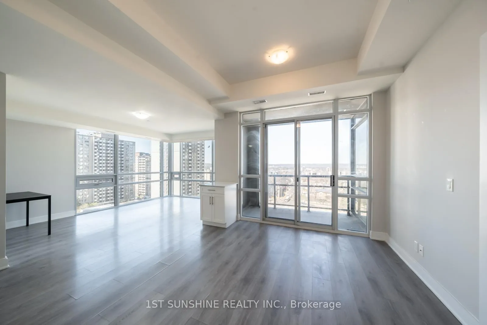 Photo 16 of Unit PH3, 150 Main Street W, Hamilton, Central — HOMEH