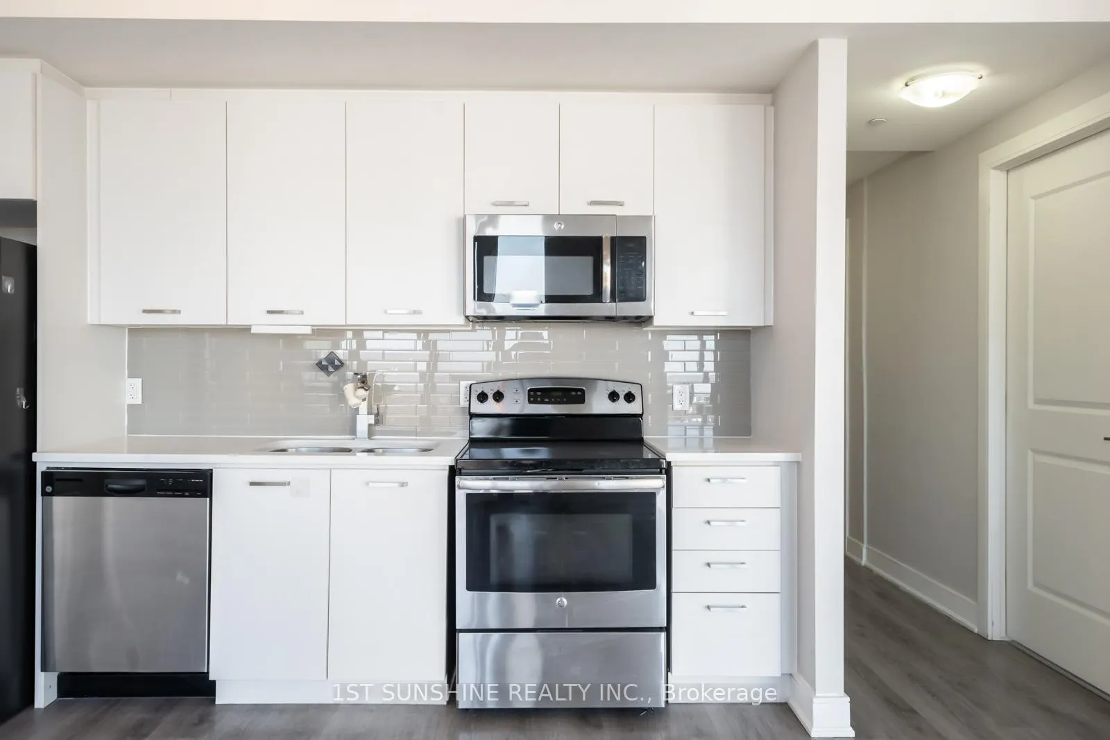 Photo 17 of Unit PH3, 150 Main Street W, Hamilton, Central — HOMEH