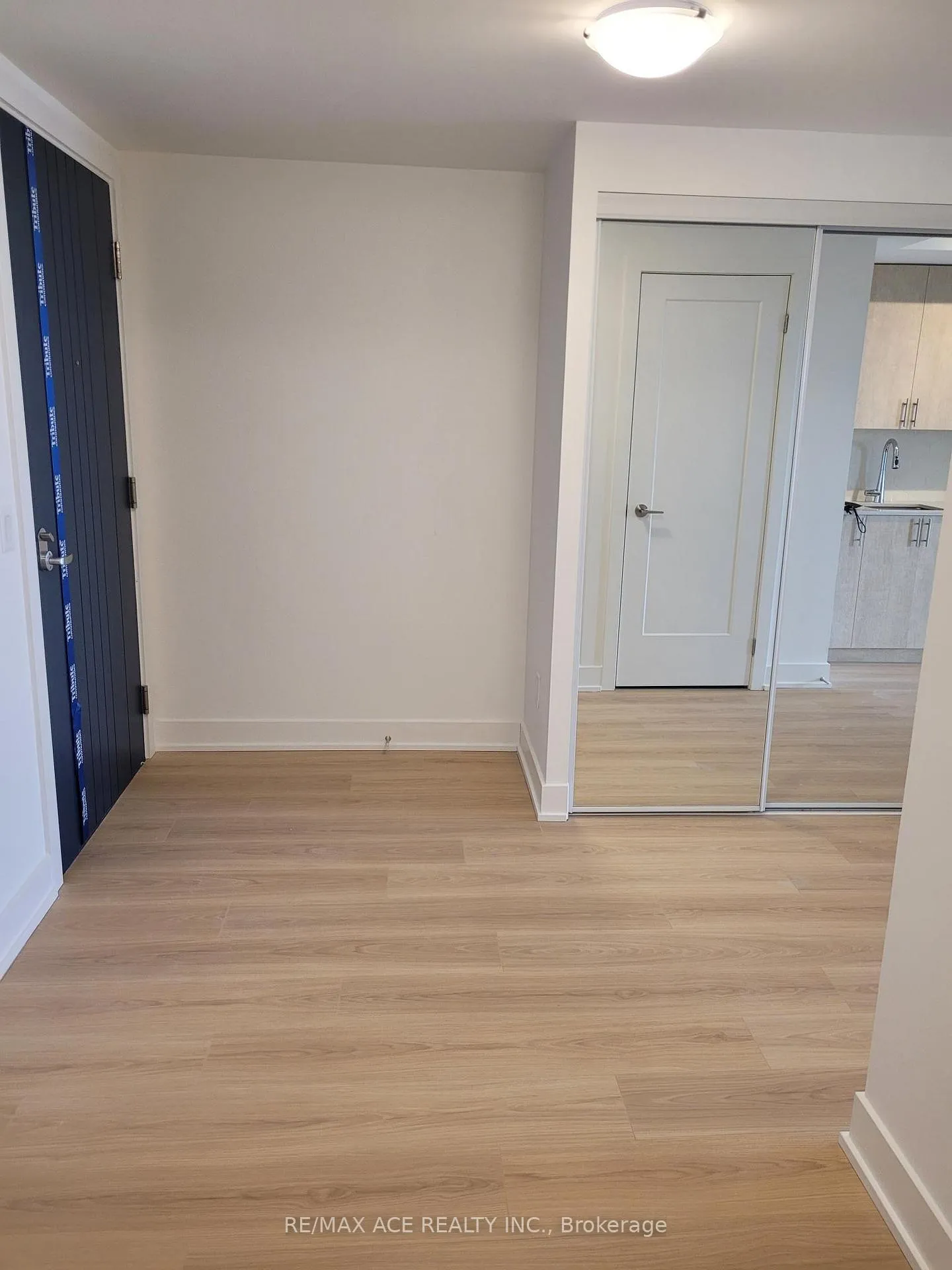 Photo 5 of Unit 612, 2545 Simcoe Street, Oshawa, Windfields — HOMEH
