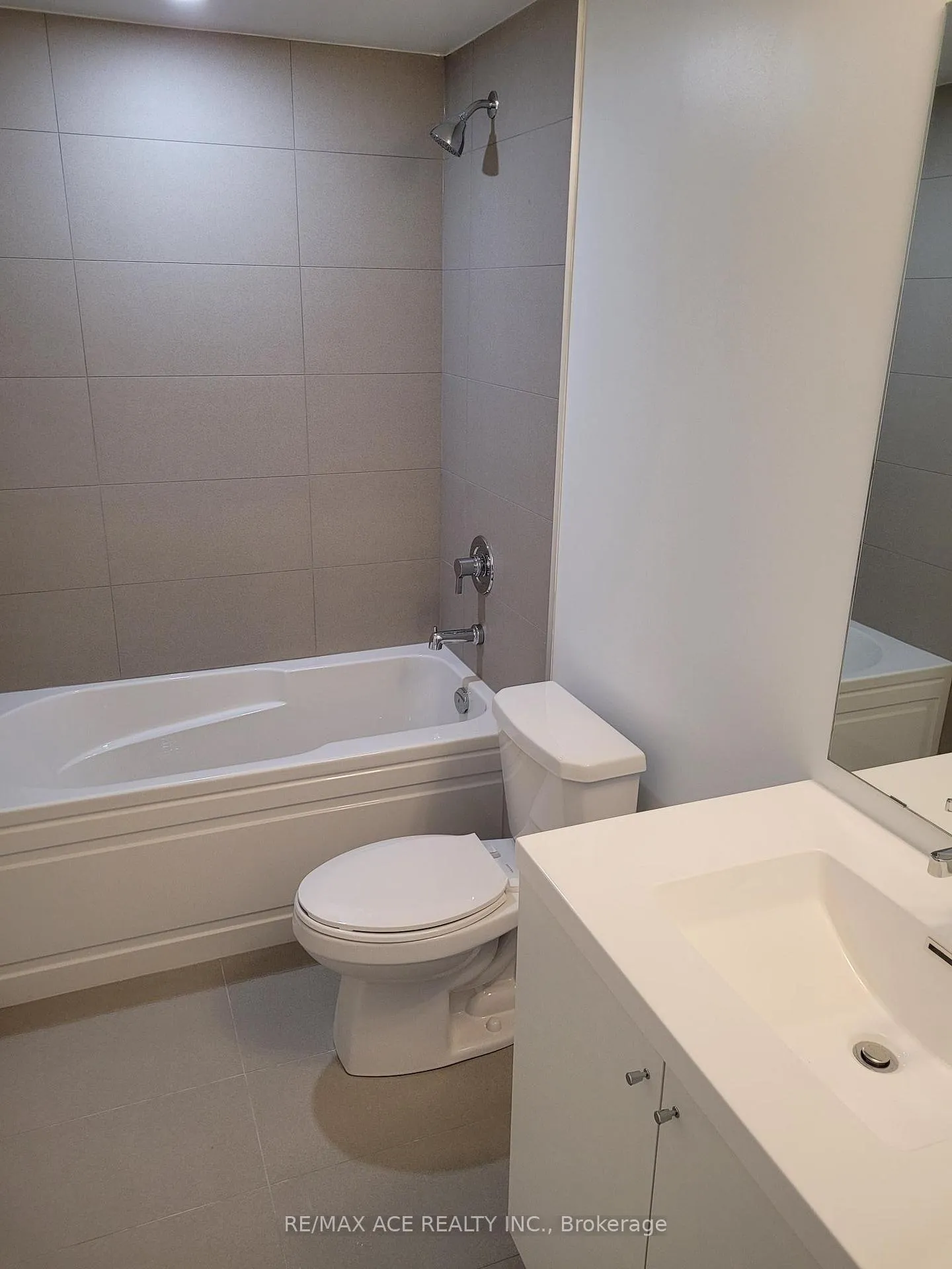 Photo 9 of Unit 612, 2545 Simcoe Street, Oshawa, Windfields — HOMEH