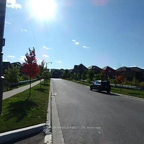 Photo 2 of Unit 111, 385 Arctic Red Drive, Oshawa, Windfields — HOMEH