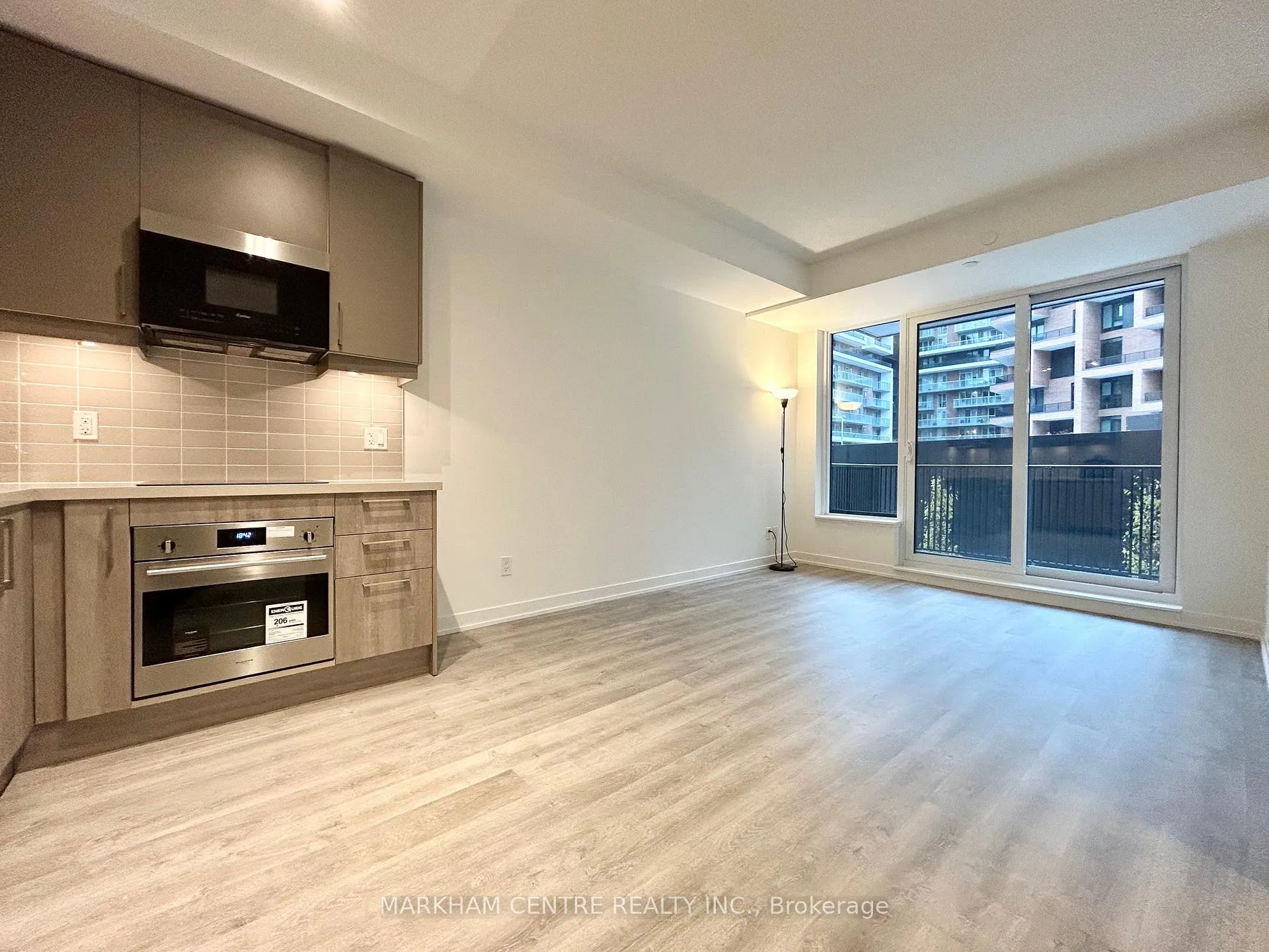 Photo 9 of Unit 405C, 38 Simcoe Promenade W, Markham, Unionville — HOMEH