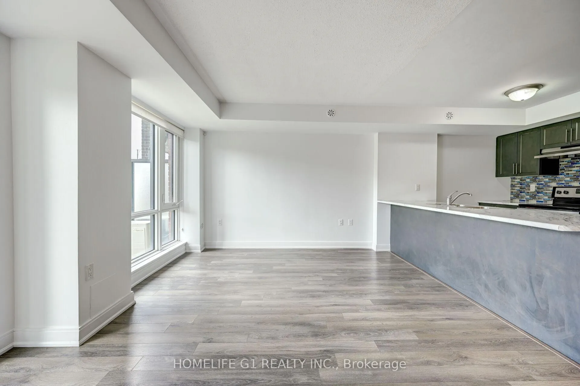 Photo 4 of Unit 5, 100 Dufay Road, Brampton, Northwest Brampton — HOMEH