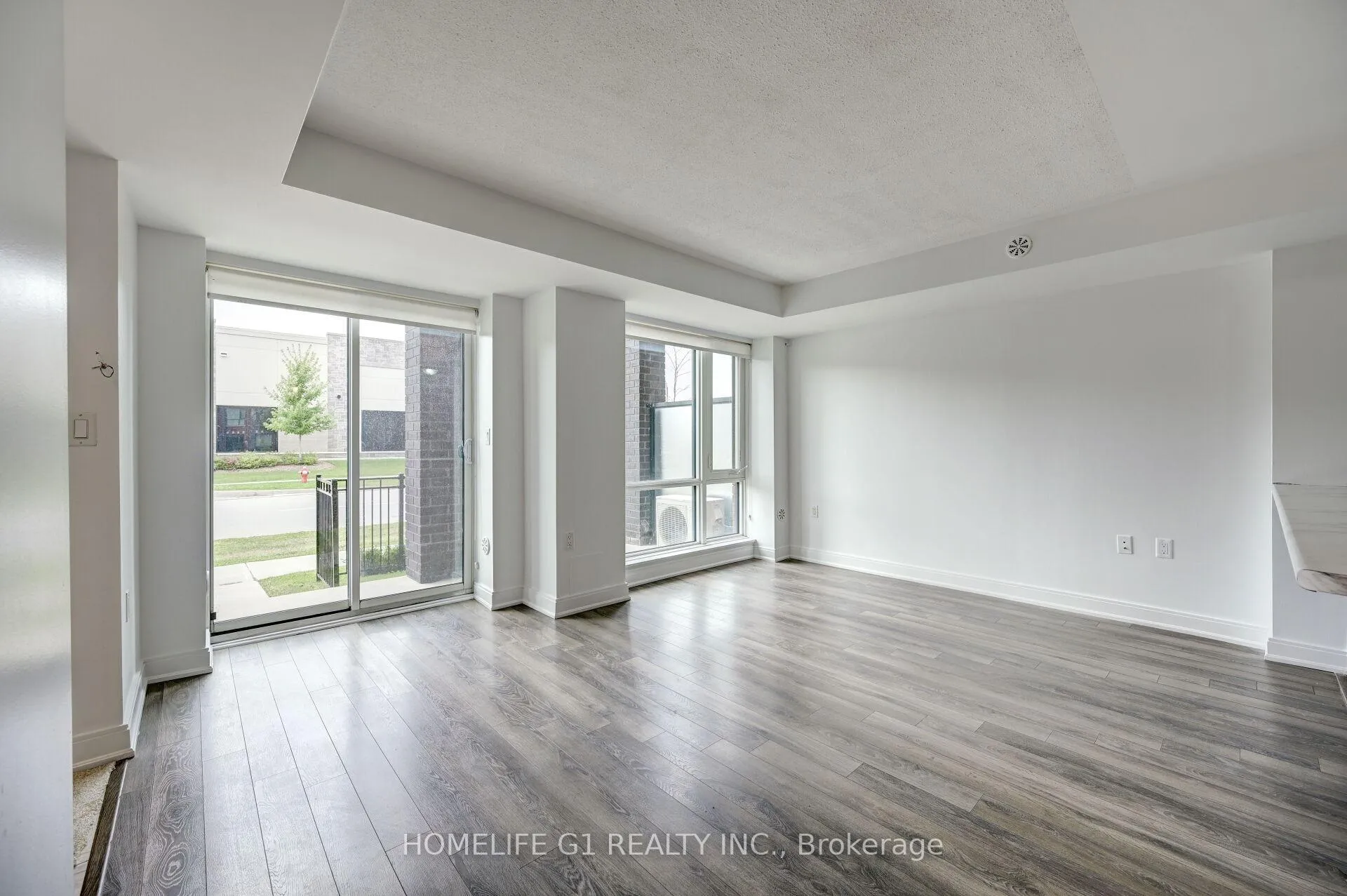 Photo 8 of Unit 5, 100 Dufay Road, Brampton, Northwest Brampton — HOMEH