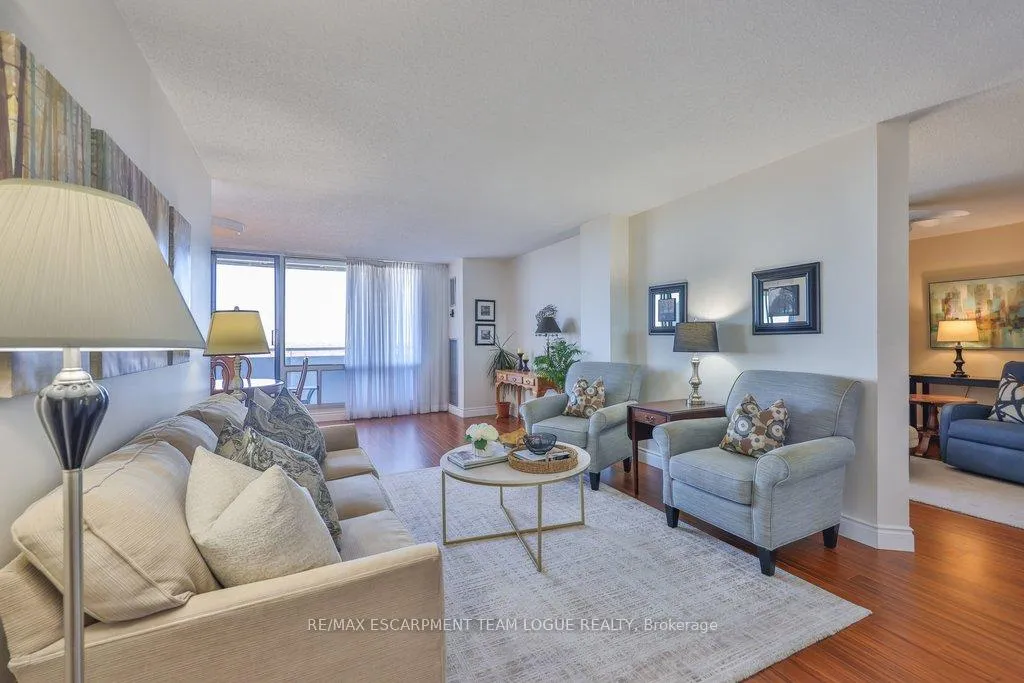 Photo 5 of Unit 1703, 2055 Upper Middle Road, Burlington, Brant Hills — HOMEH