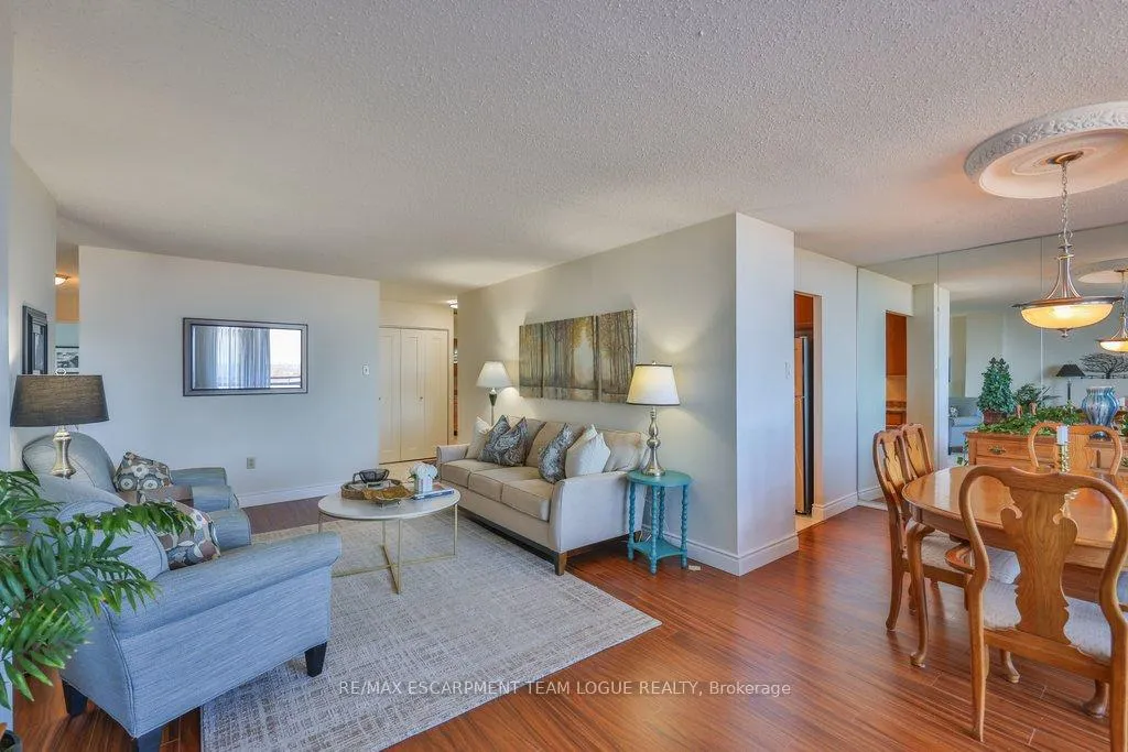 Photo 6 of Unit 1703, 2055 Upper Middle Road, Burlington, Brant Hills — HOMEH
