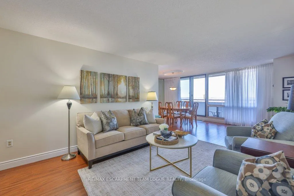 Photo 7 of Unit 1703, 2055 Upper Middle Road, Burlington, Brant Hills — HOMEH
