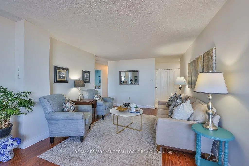 Photo 8 of Unit 1703, 2055 Upper Middle Road, Burlington, Brant Hills — HOMEH