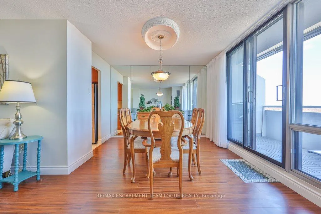 Photo 11 of Unit 1703, 2055 Upper Middle Road, Burlington, Brant Hills — HOMEH