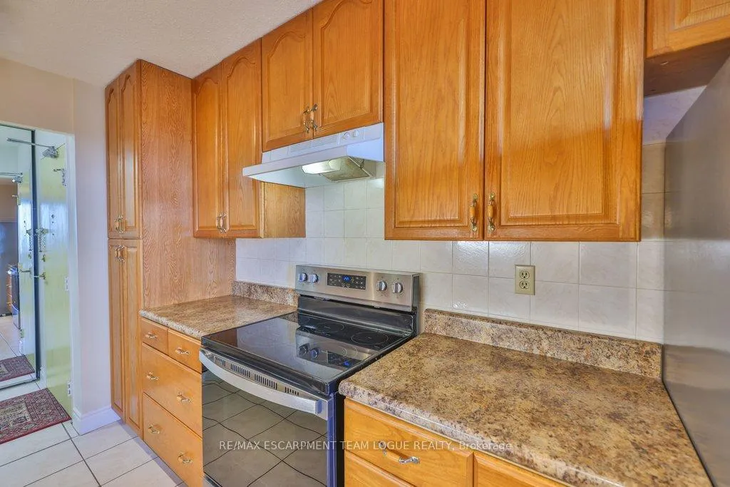 Photo 17 of Unit 1703, 2055 Upper Middle Road, Burlington, Brant Hills — HOMEH