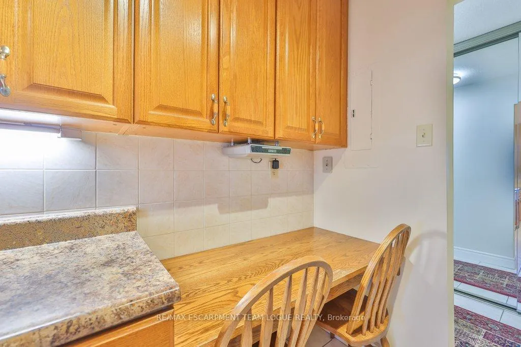 Photo 19 of Unit 1703, 2055 Upper Middle Road, Burlington, Brant Hills — HOMEH