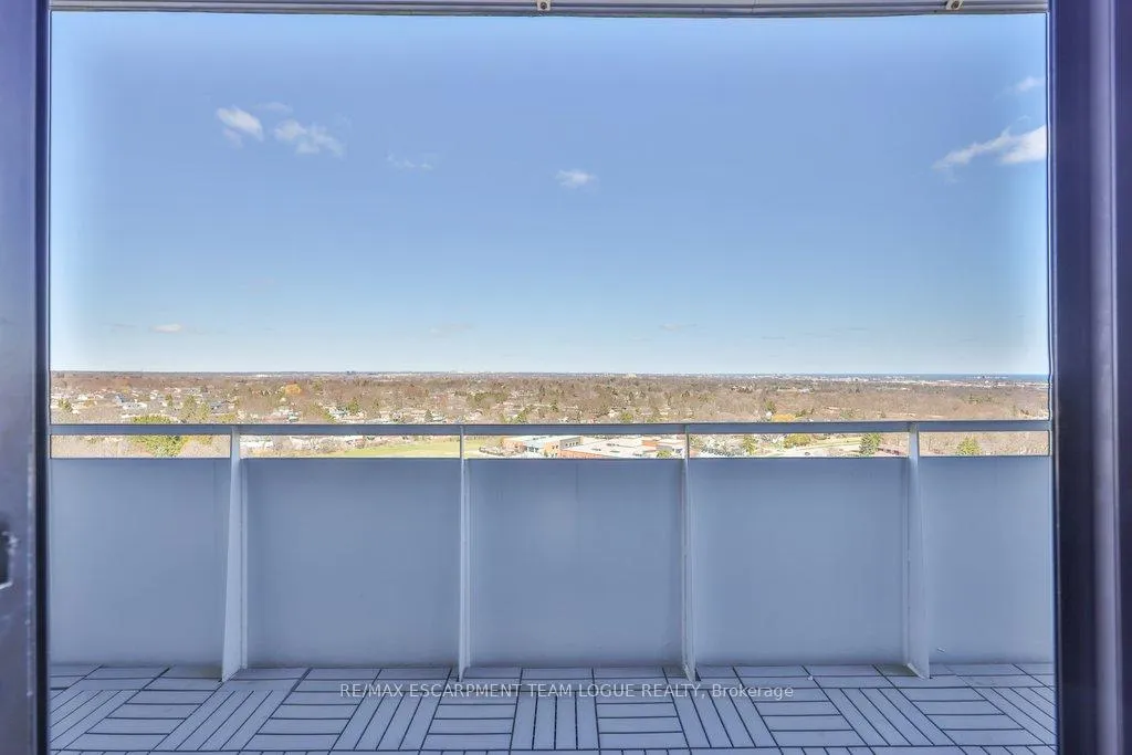 Photo 31 of Unit 1703, 2055 Upper Middle Road, Burlington, Brant Hills — HOMEH