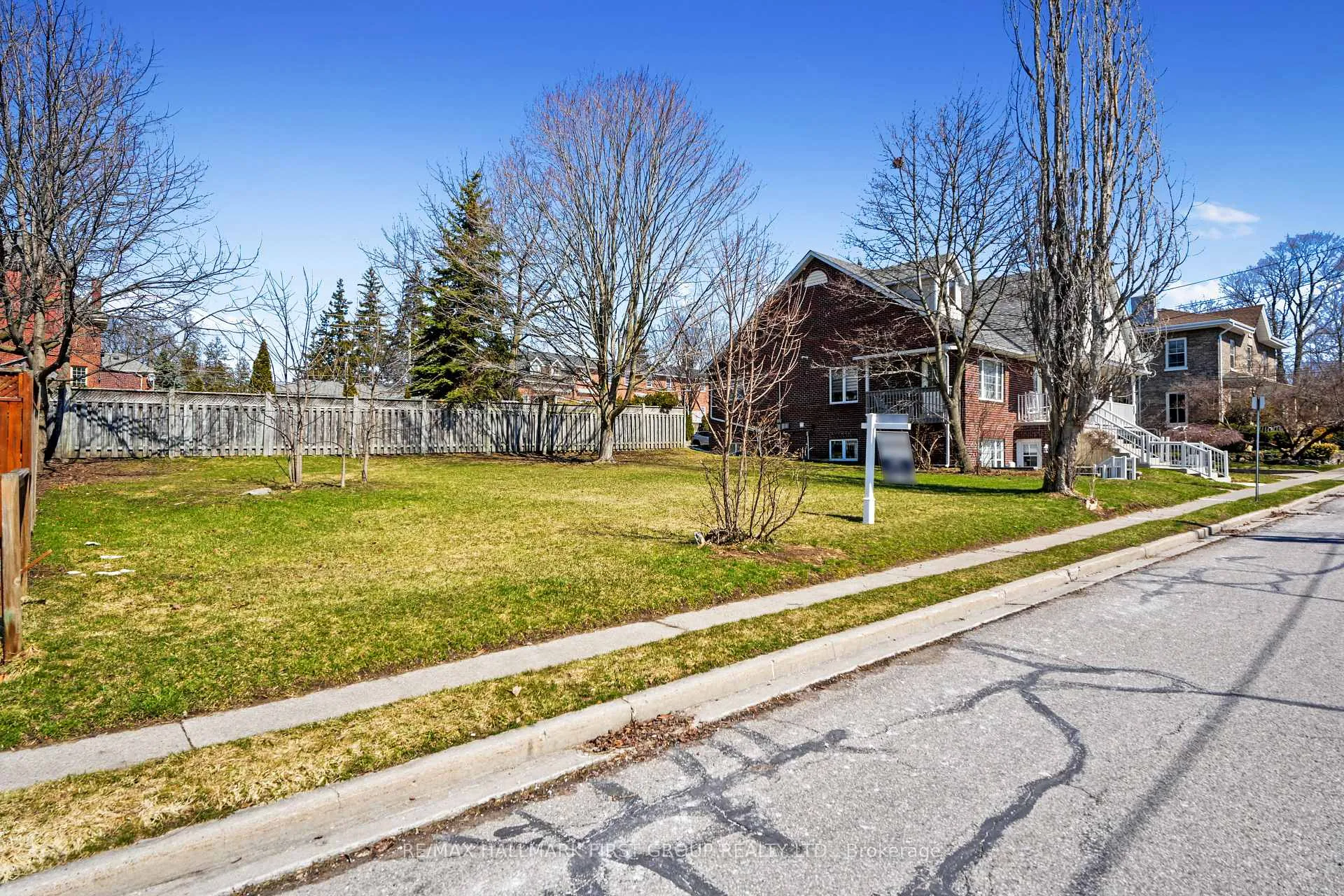 Photo 10 of 104 Anne Street, Cobourg — HOMEH