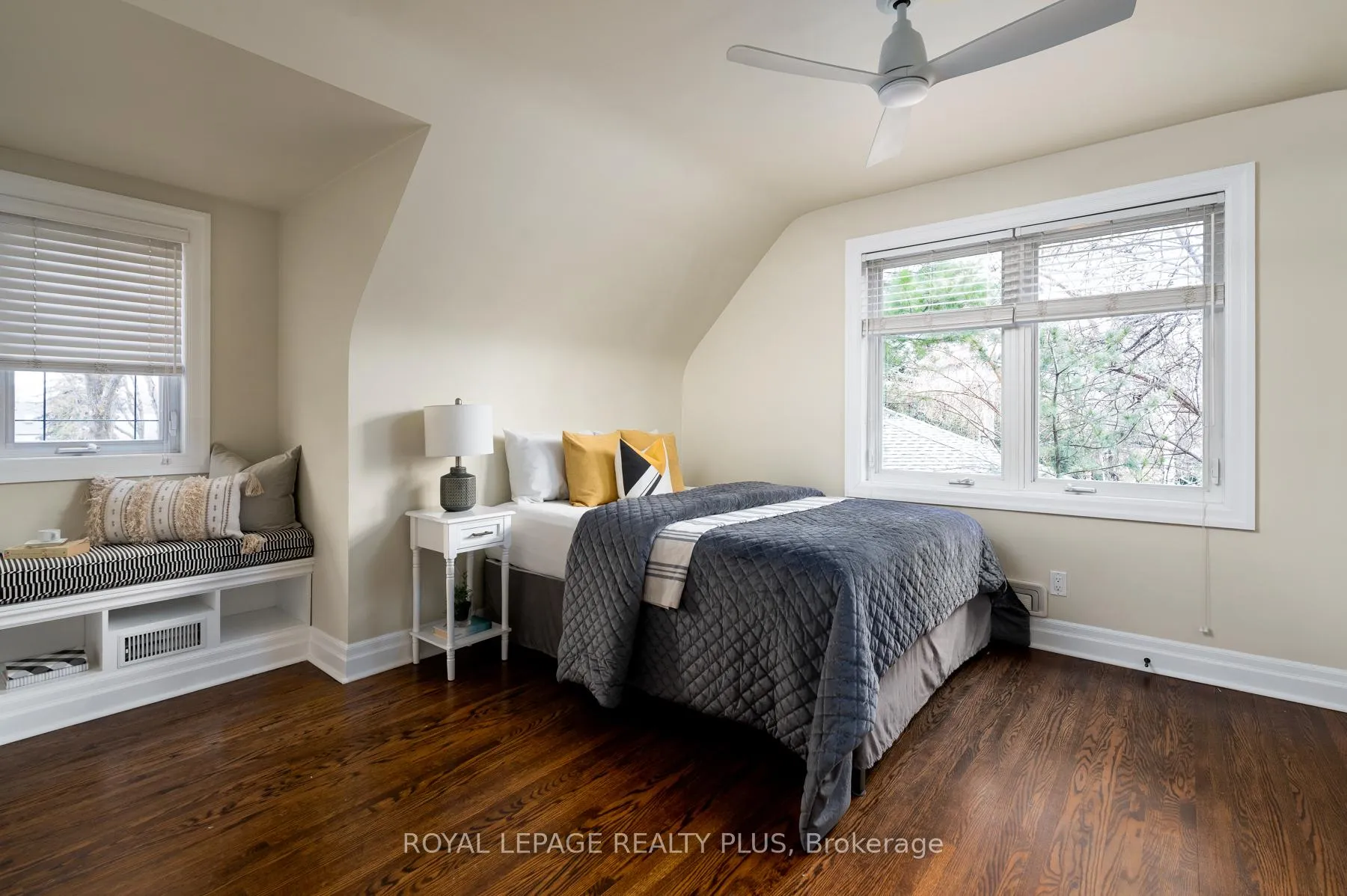 Photo 27 of 2184 Guthrie Lane, Mississauga, Lakeview — HOMEH
