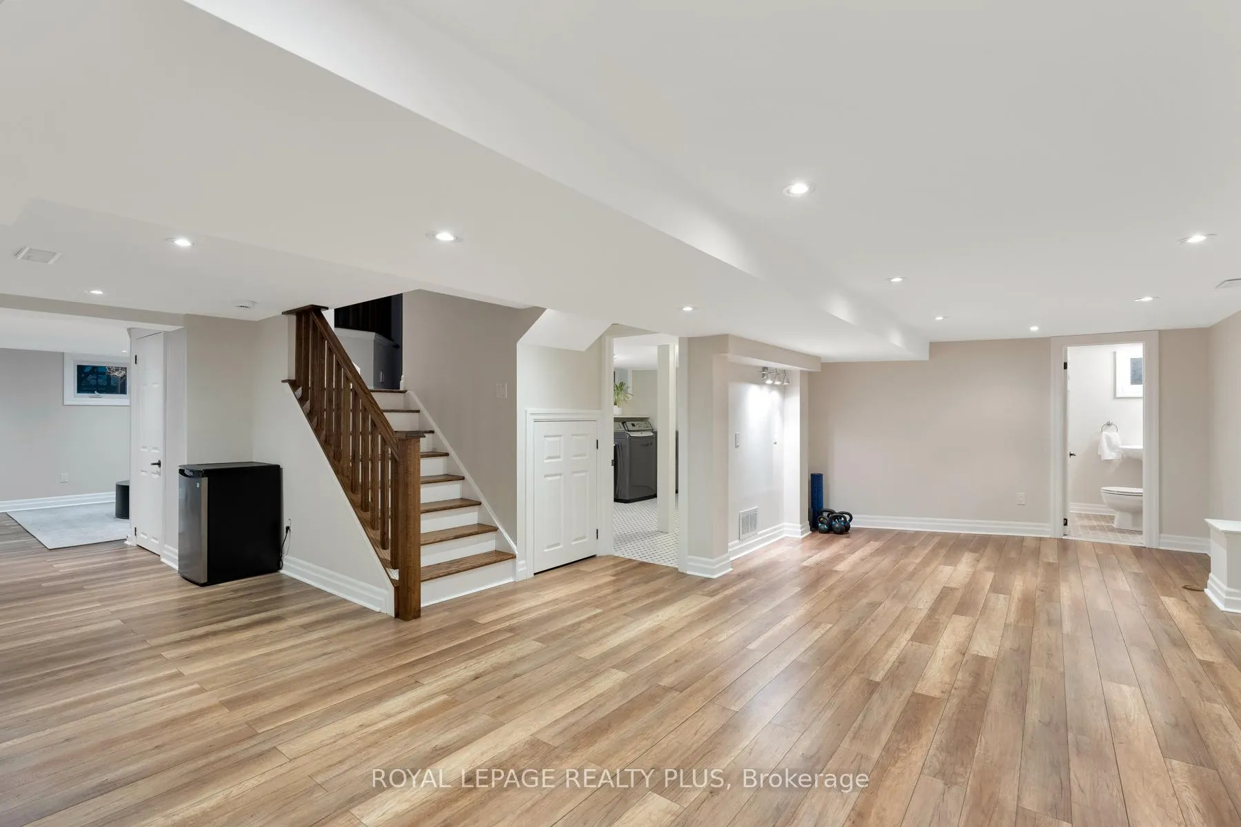Photo 34 of 2184 Guthrie Lane, Mississauga, Lakeview — HOMEH