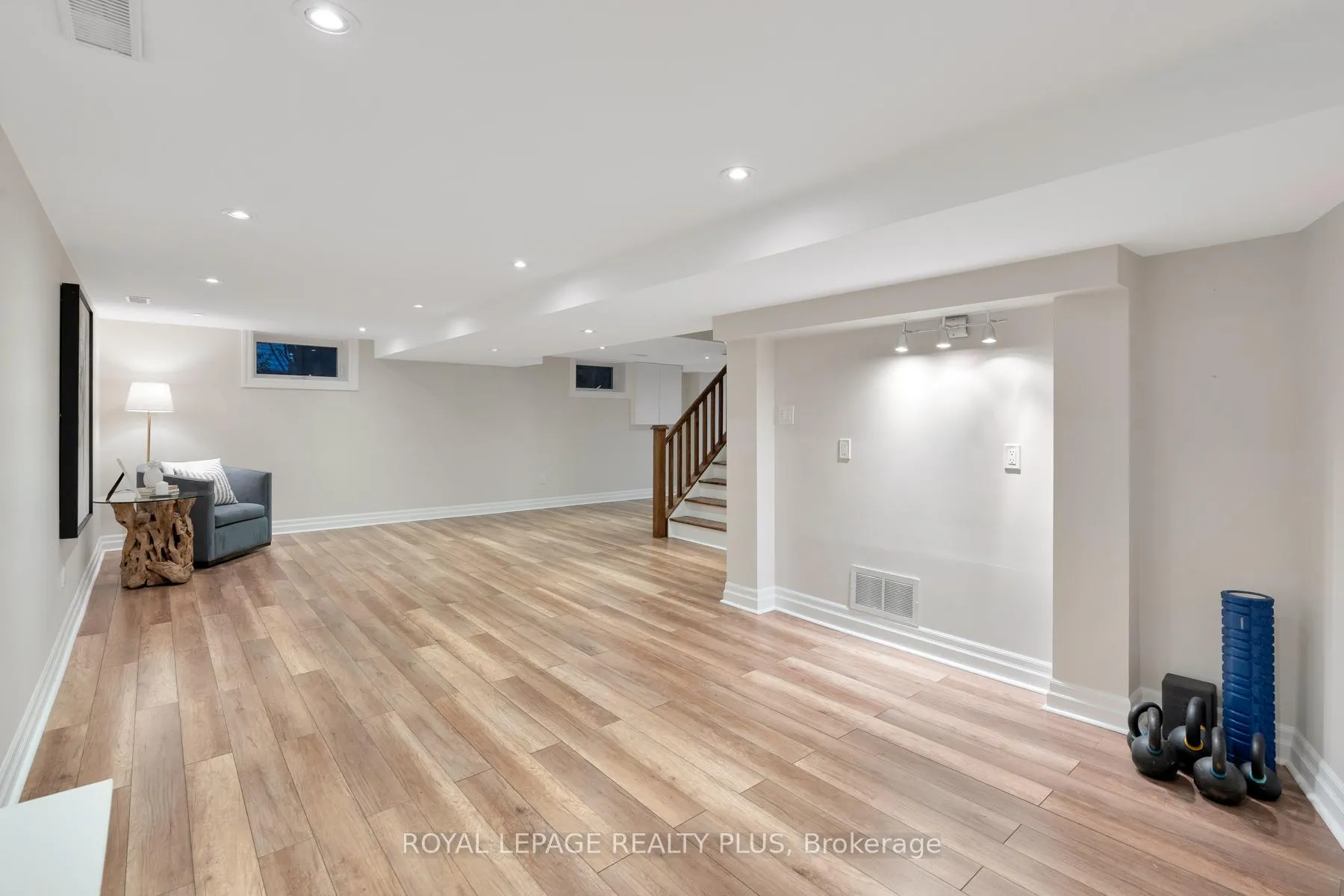 Photo 35 of 2184 Guthrie Lane, Mississauga, Lakeview — HOMEH