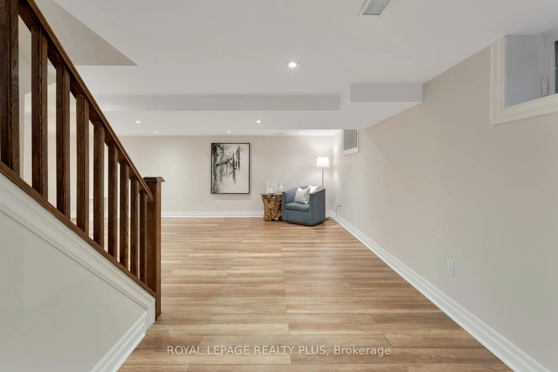 Photo 37 of 2184 Guthrie Lane, Mississauga, Lakeview — HOMEH