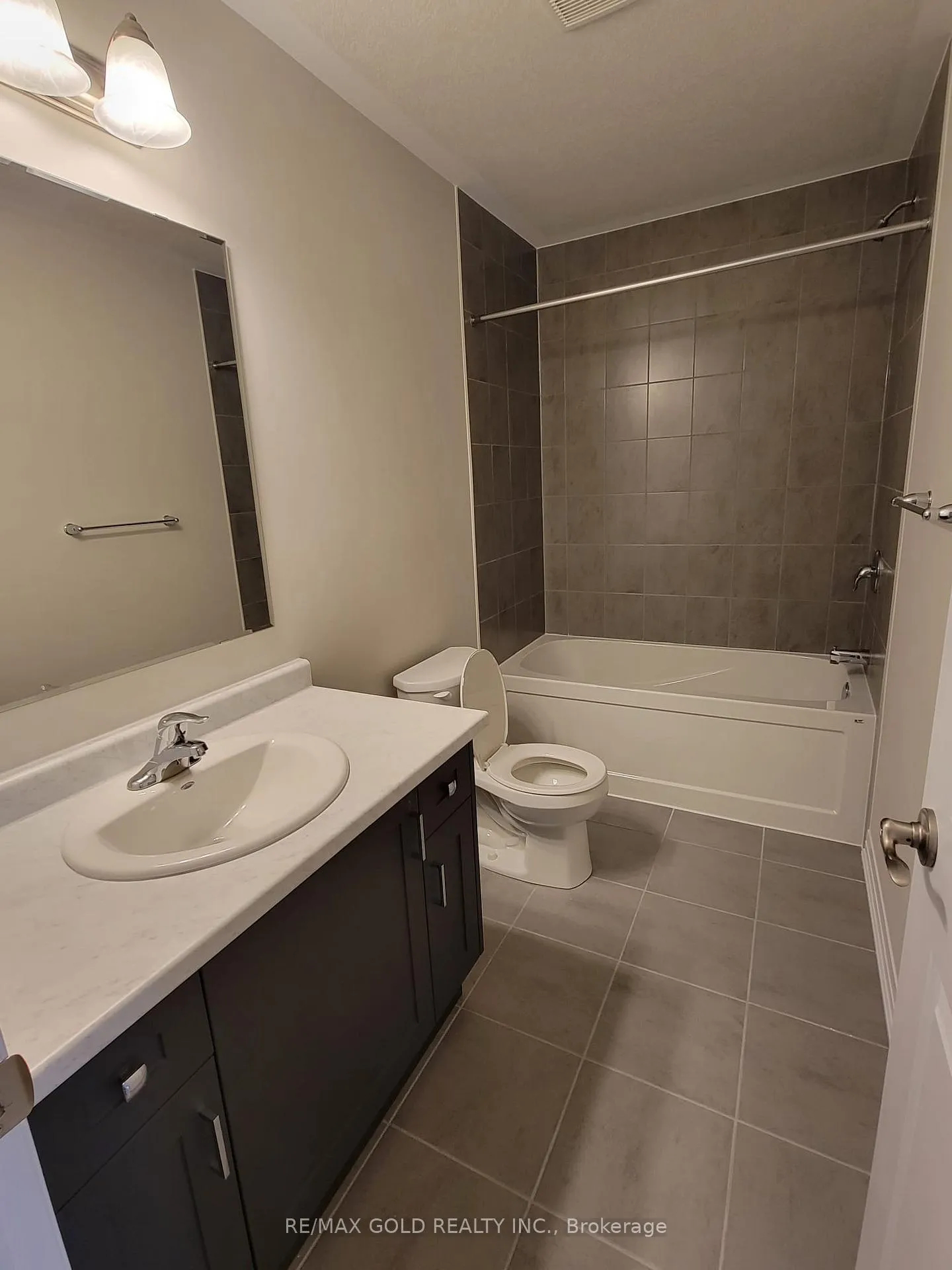 Photo 5 of Unit 3, 311 Woolwich Street, Waterloo, University Downs — HOMEH