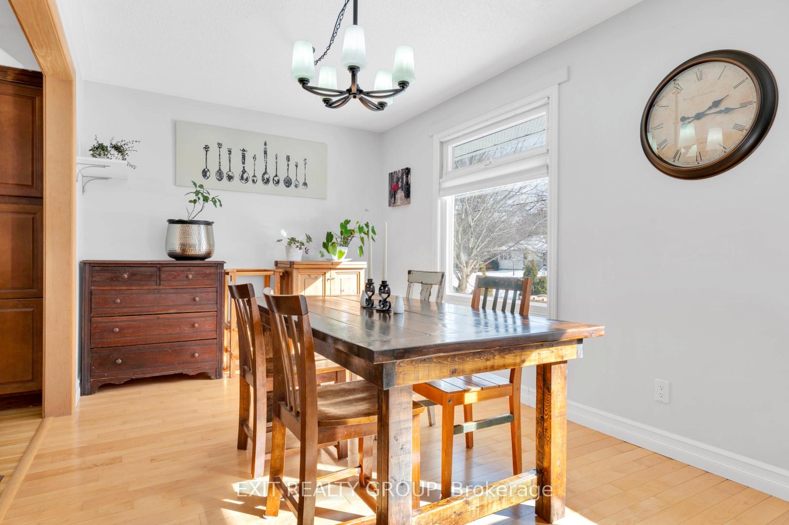 Photo 5 of 96 Maple Drive, Belleville, Belleville Ward — HOMEH