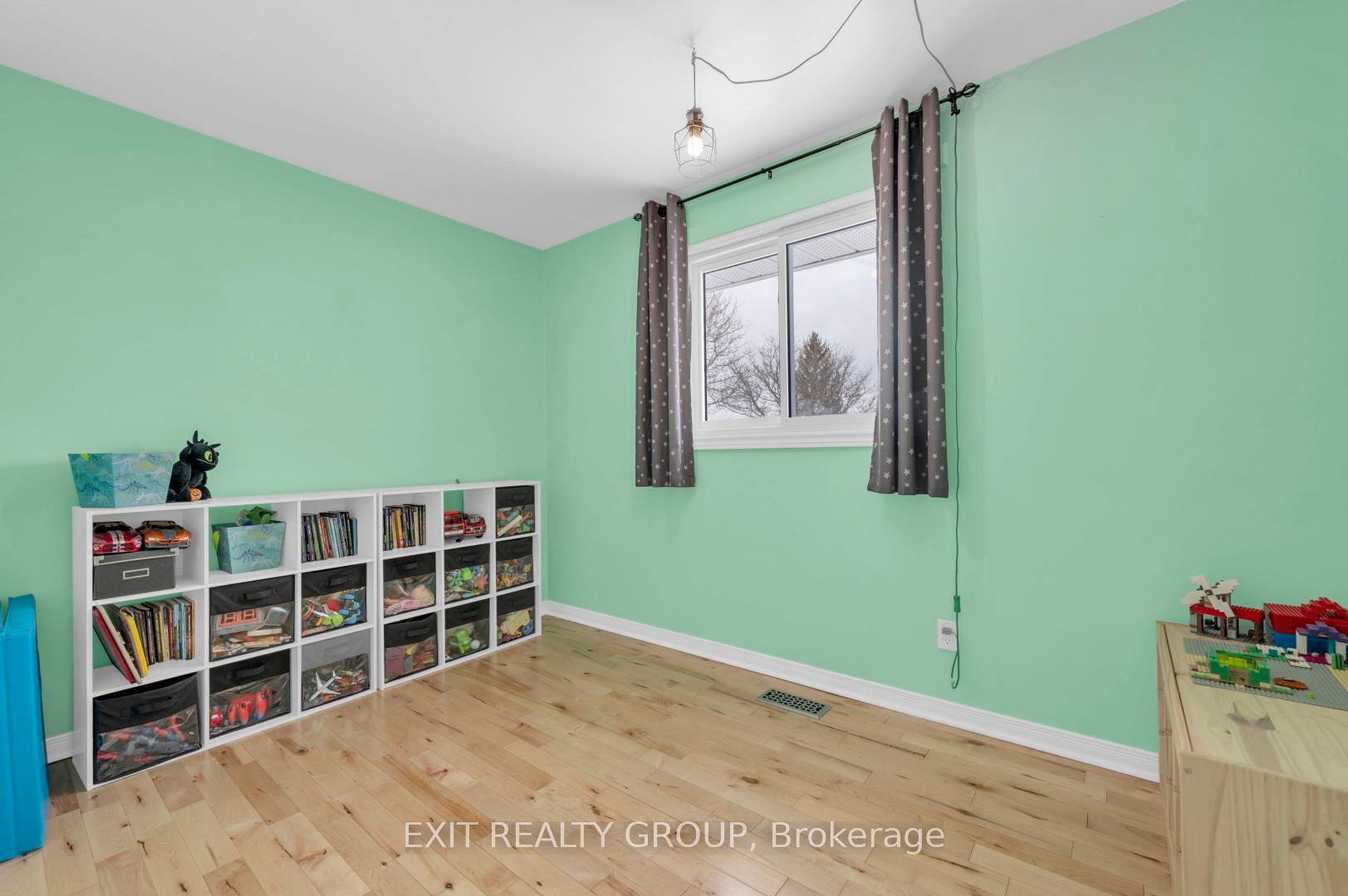 Photo 12 of 96 Maple Drive, Belleville, Belleville Ward — HOMEH