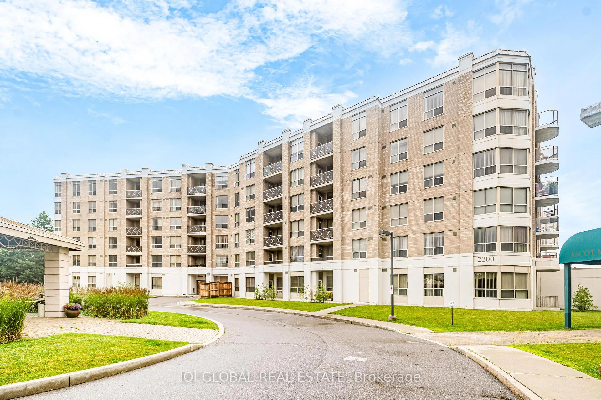 Front of Unit 307, 2200 John Street