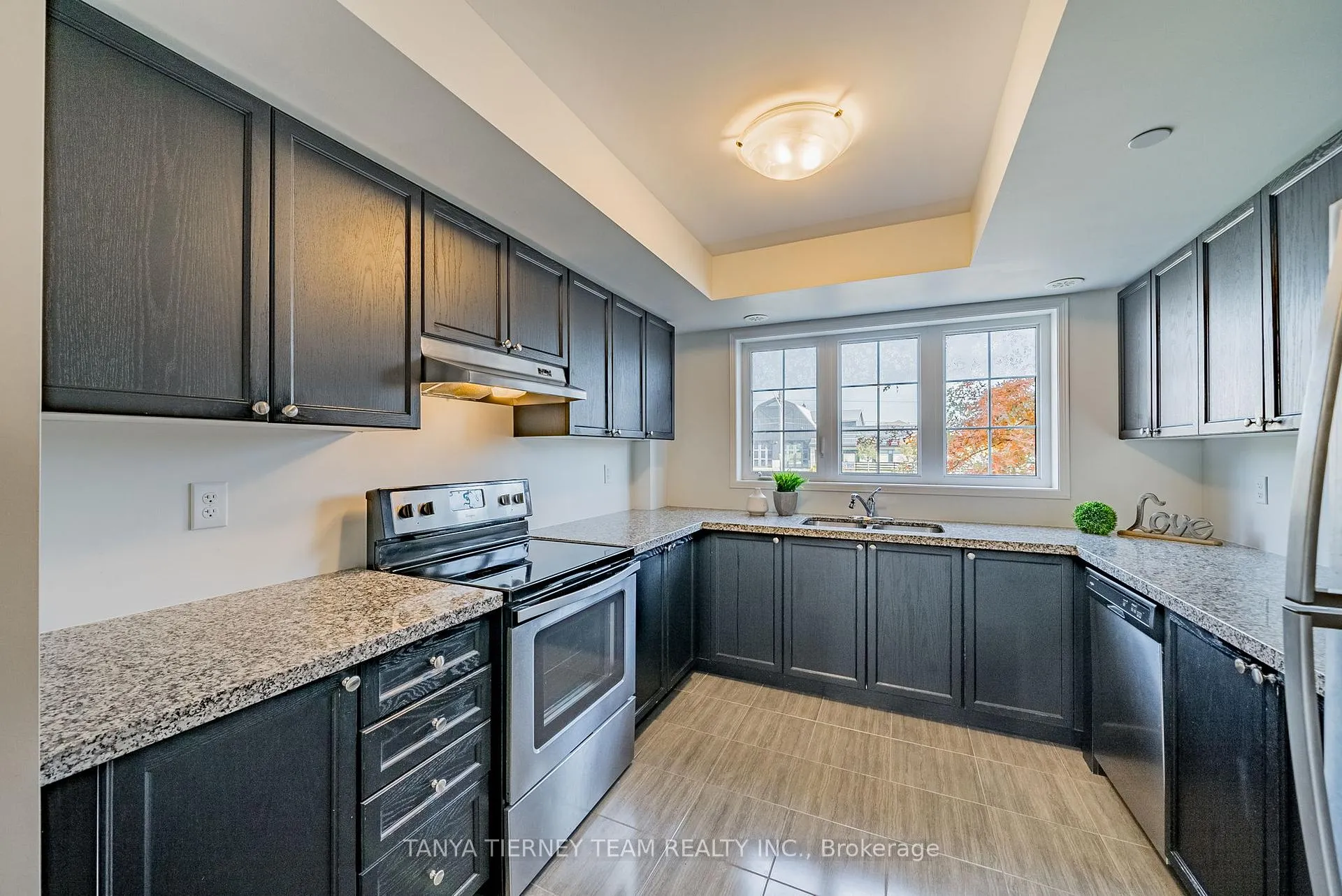 Photo 6 of Unit 294, 2264 Chevron Prince Path, Oshawa, Windfields — HOMEH
