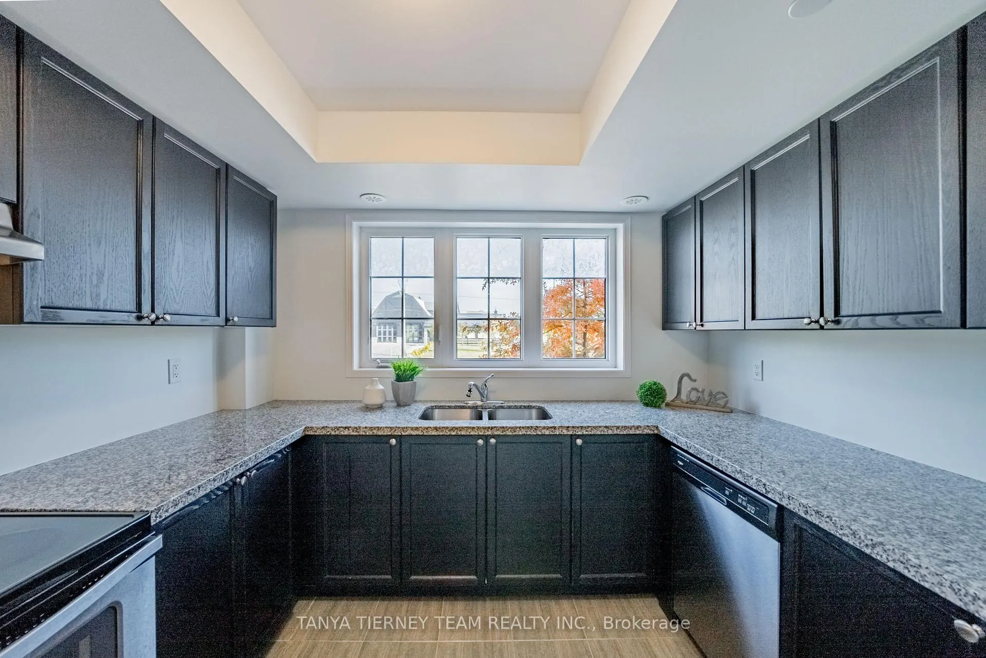 Photo 7 of Unit 294, 2264 Chevron Prince Path, Oshawa, Windfields — HOMEH