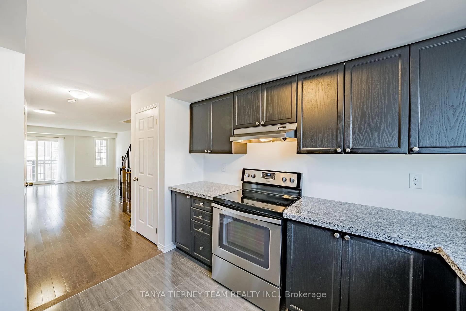 Photo 10 of Unit 294, 2264 Chevron Prince Path, Oshawa, Windfields — HOMEH