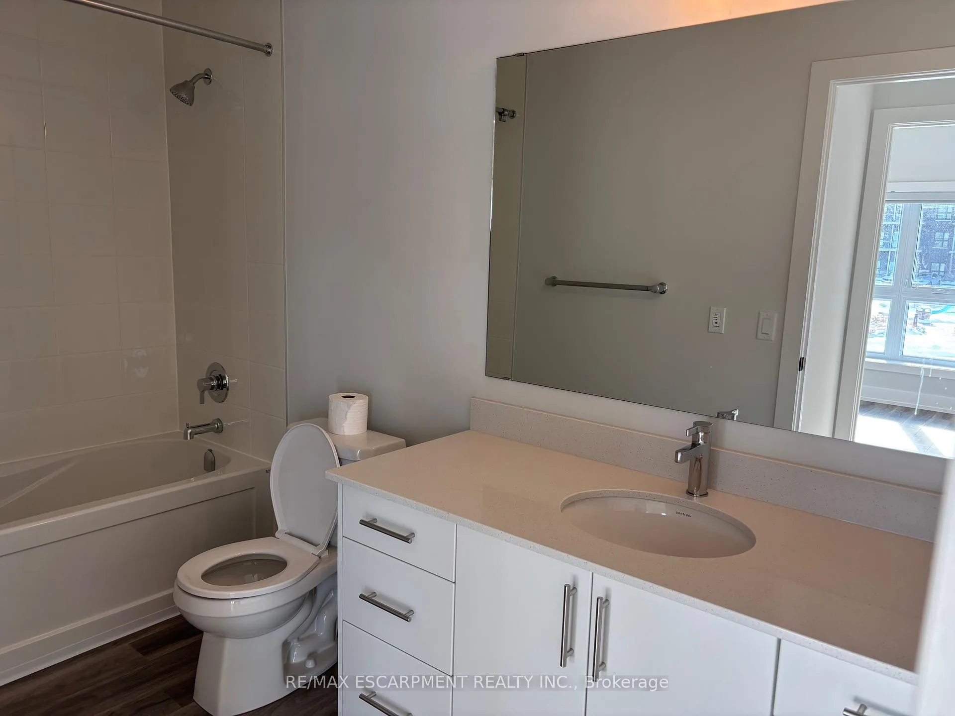 Photo 7 of Unit 211, 1100 Lackner Place, Kitchener — HOMEH