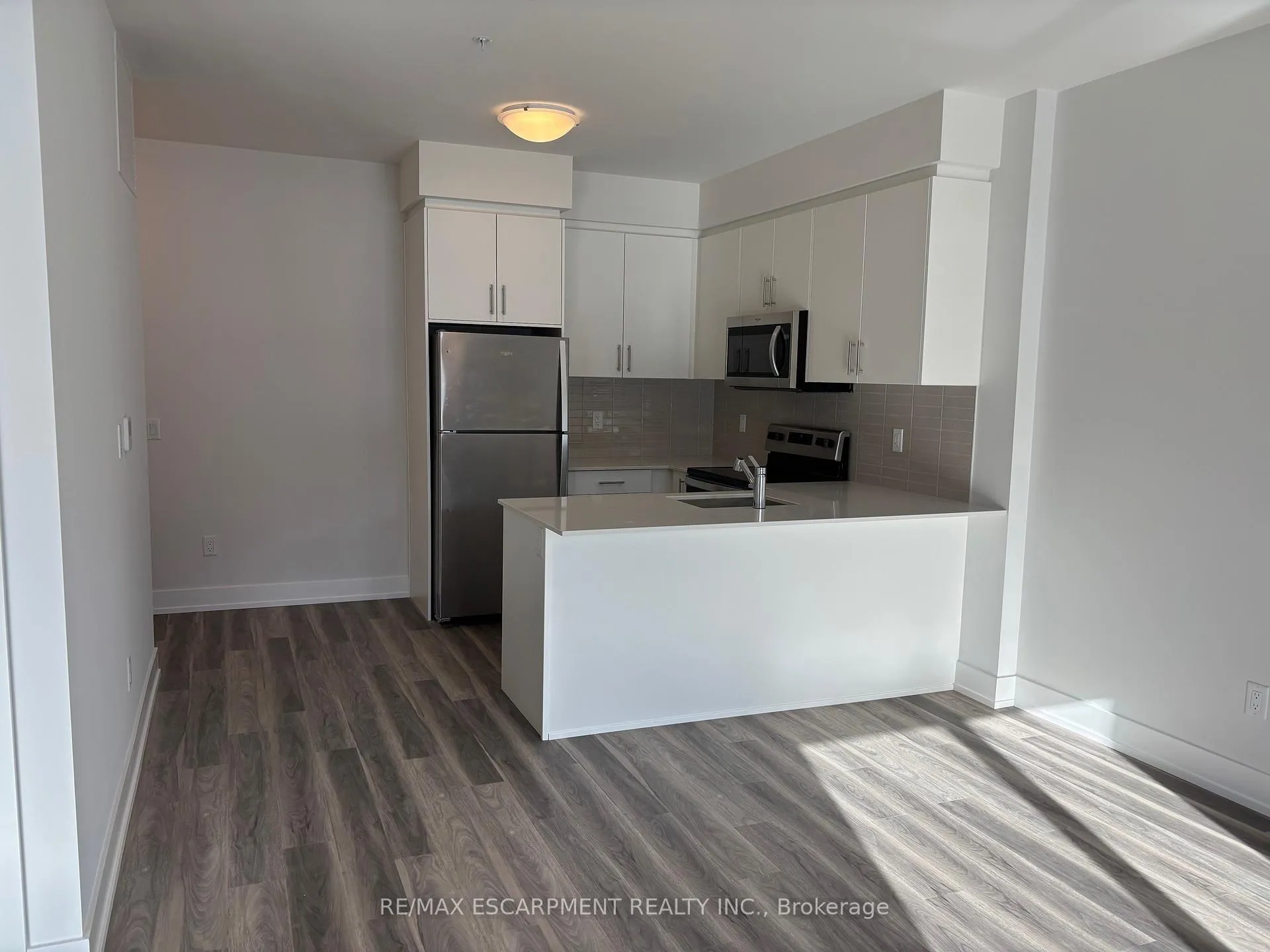 Photo 8 of Unit 211, 1100 Lackner Place, Kitchener — HOMEH