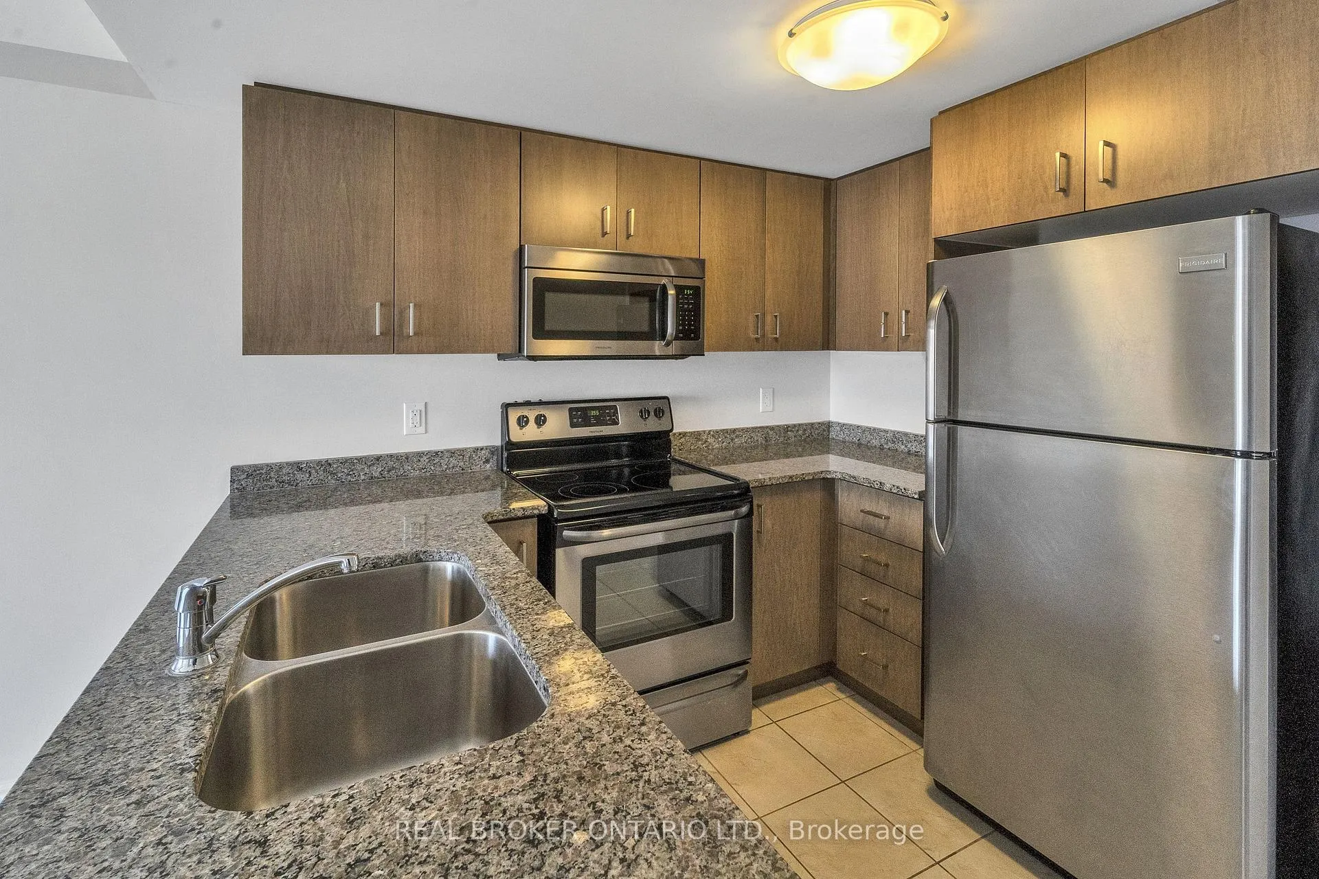 Photo 4 of Unit 210, 155 Commonwealth Street, Kitchener, Larentian West — HOMEH