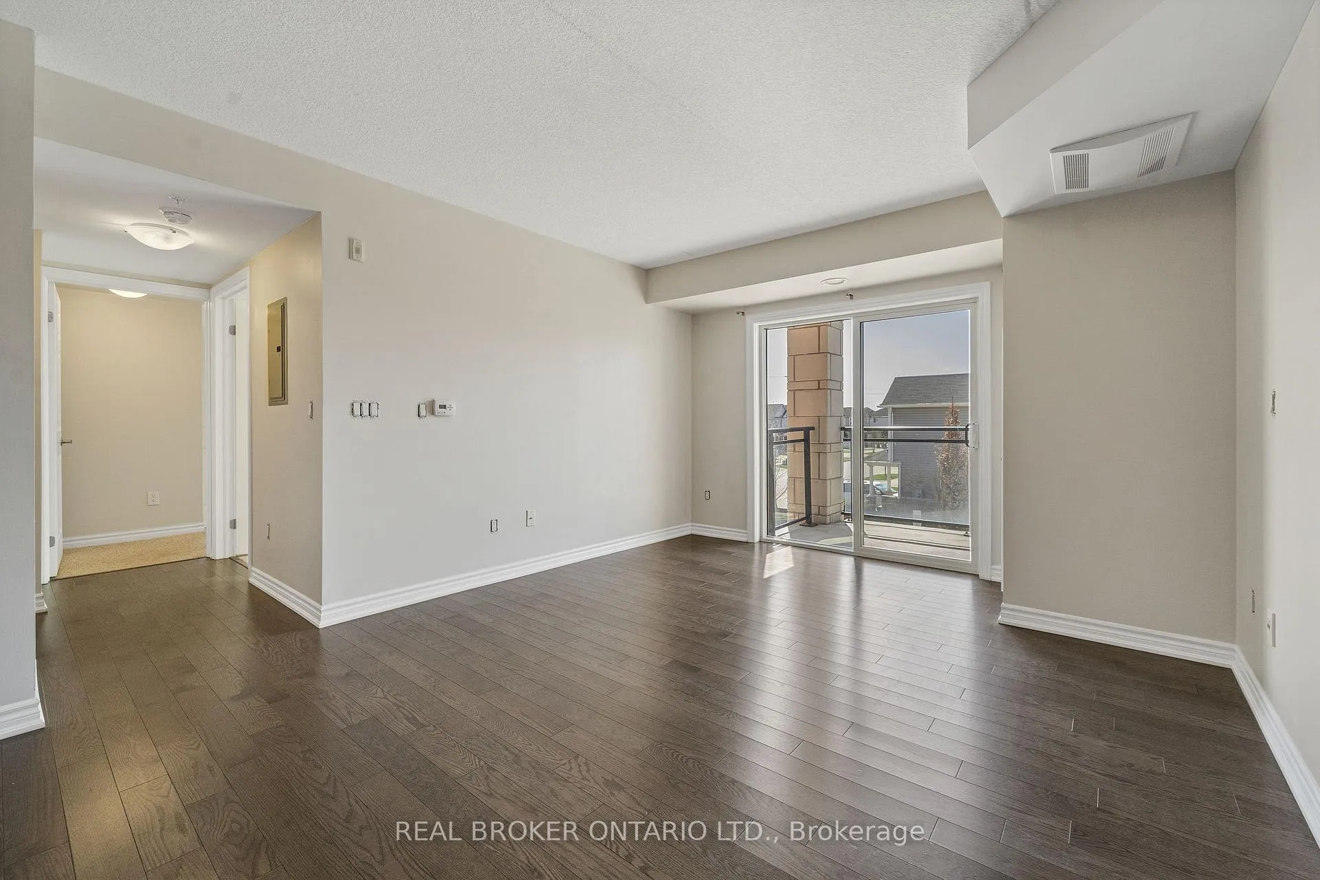 Photo 5 of Unit 210, 155 Commonwealth Street, Kitchener, Larentian West — HOMEH
