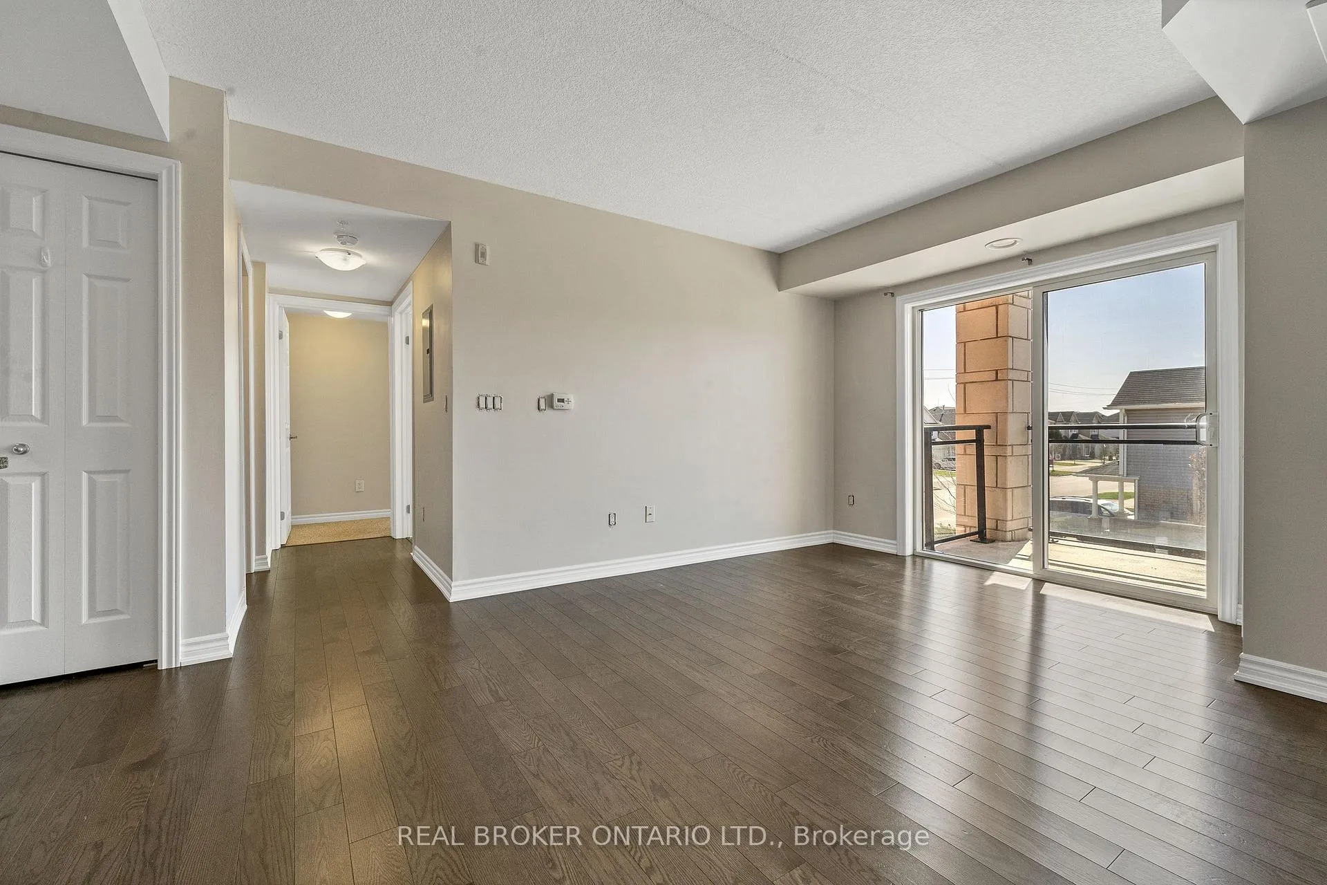 Photo 6 of Unit 210, 155 Commonwealth Street, Kitchener, Larentian West — HOMEH
