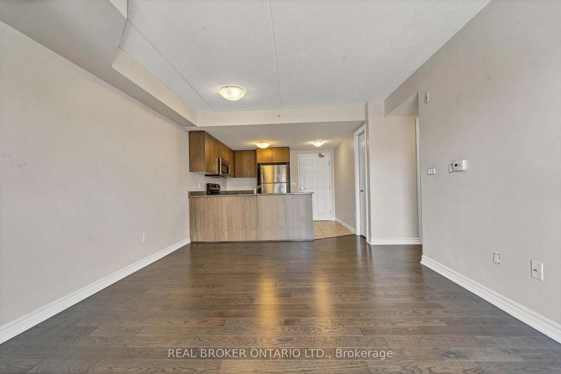 Photo 8 of Unit 210, 155 Commonwealth Street, Kitchener, Larentian West — HOMEH