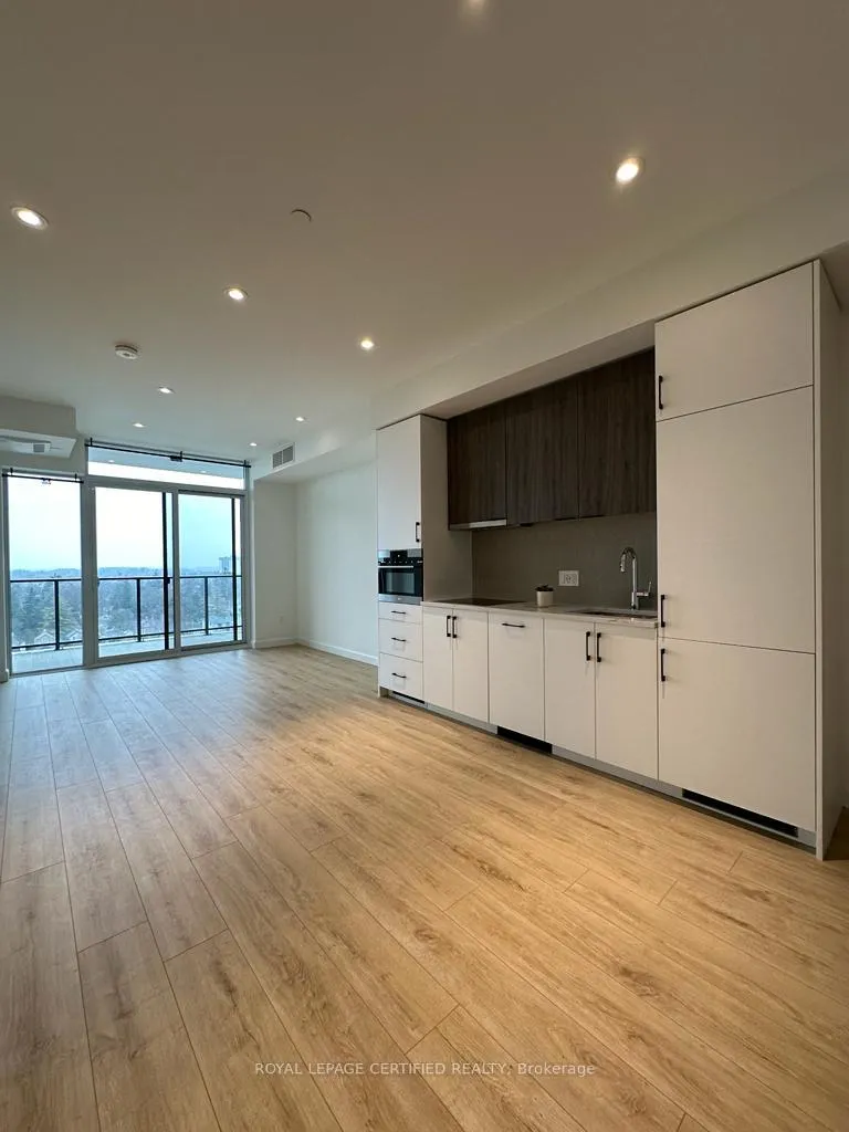 Photo 5 of Unit 903, 741 King Street W, Kitchener — HOMEH