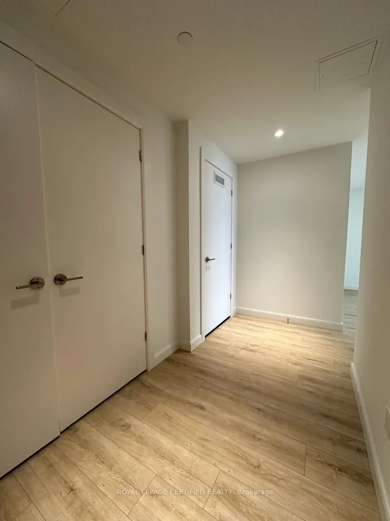 Photo 9 of Unit 903, 741 King Street W, Kitchener — HOMEH