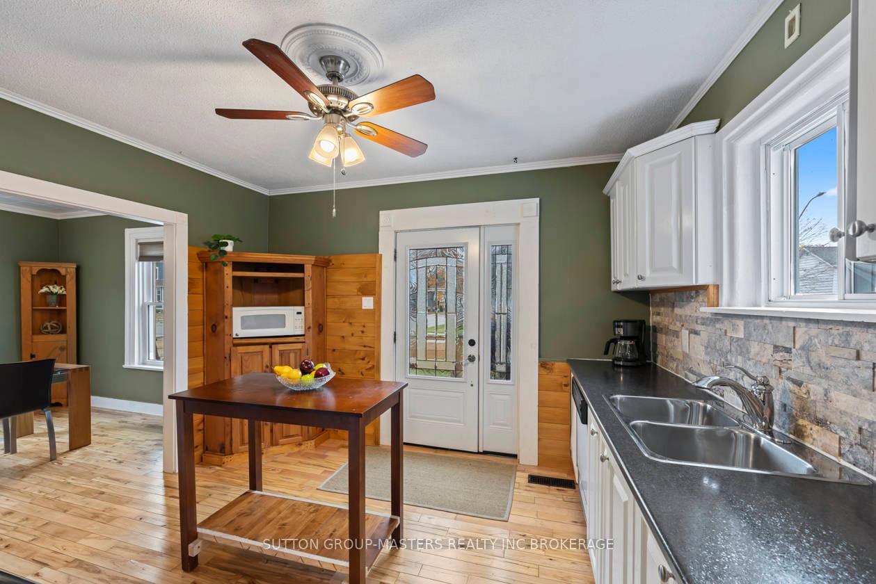 Photo 16 of 193 Sydenham Street, Gananoque — HOMEH