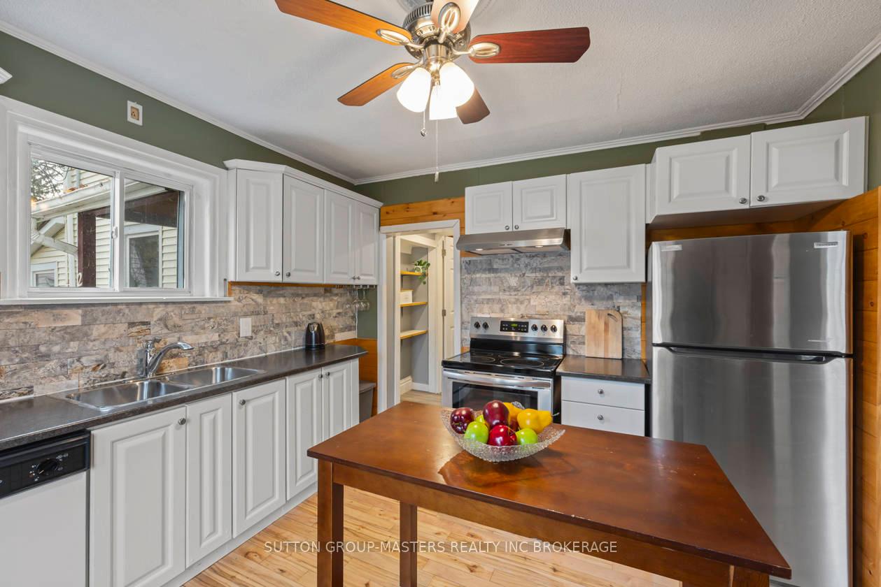 Photo 18 of 193 Sydenham Street, Gananoque — HOMEH