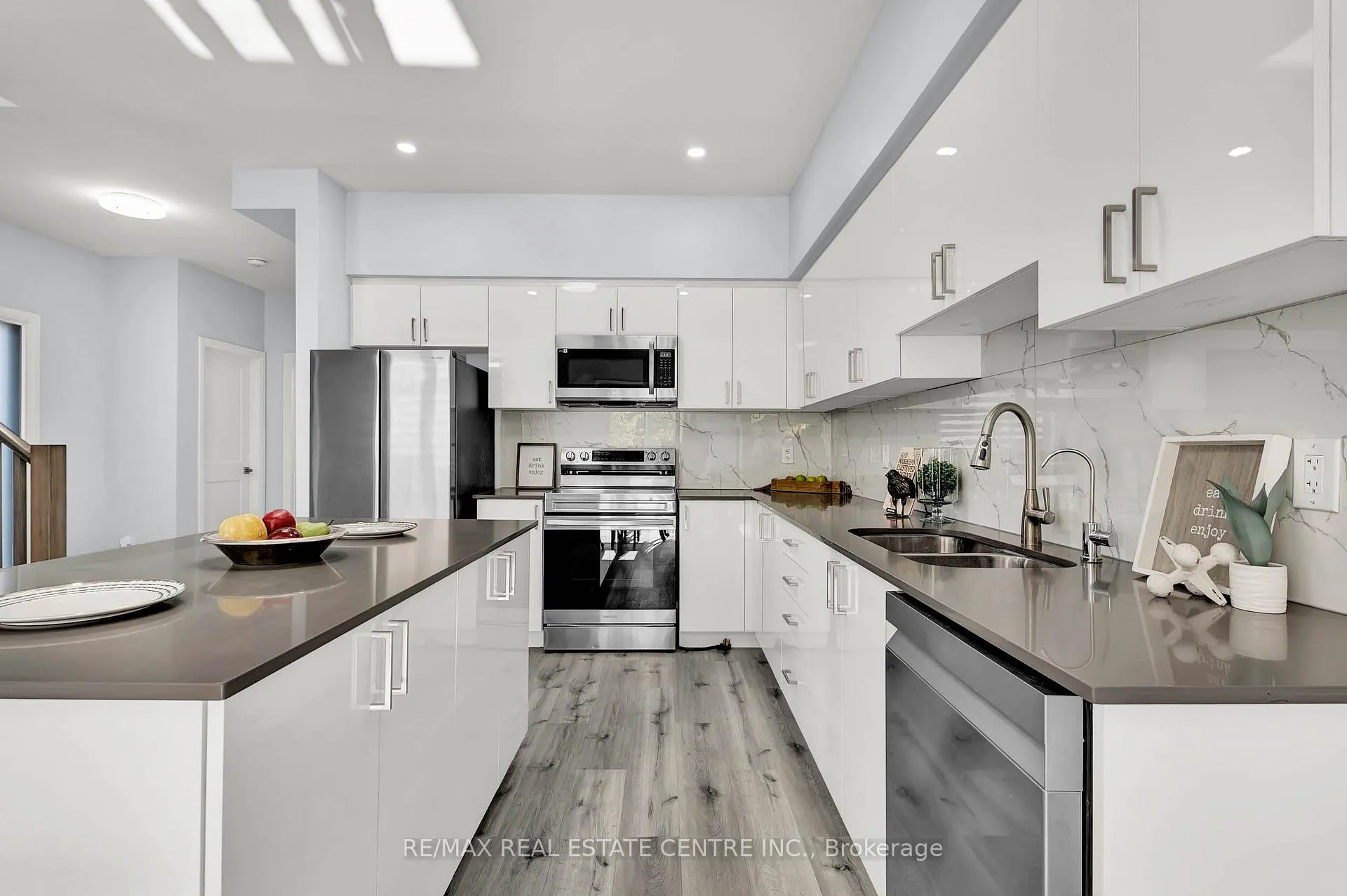 Photo 6 of Unit 5, 110 Fergus Avenue, Kitchener — HOMEH